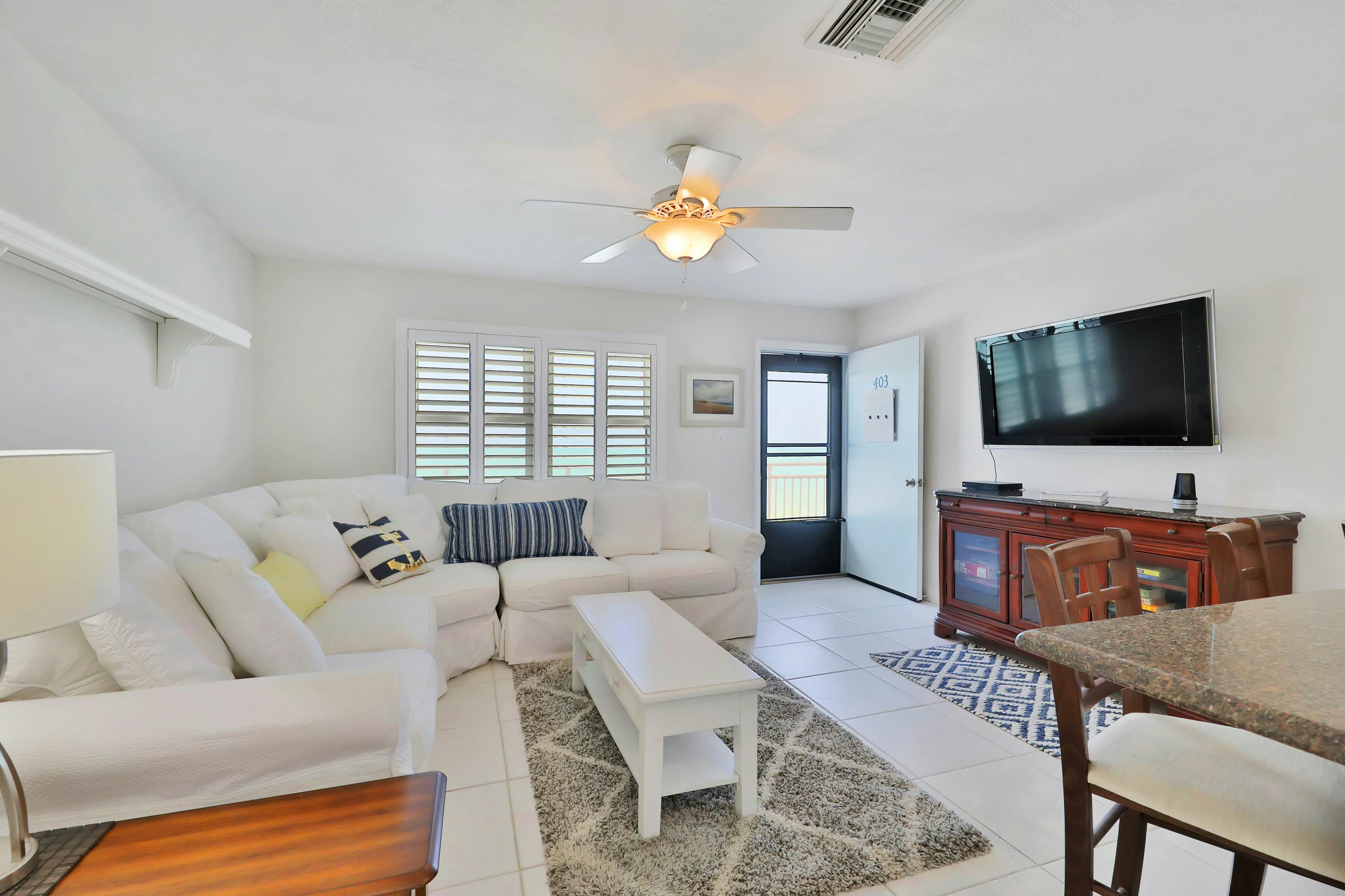 Bright, Gulf front condo just steps from the beach
