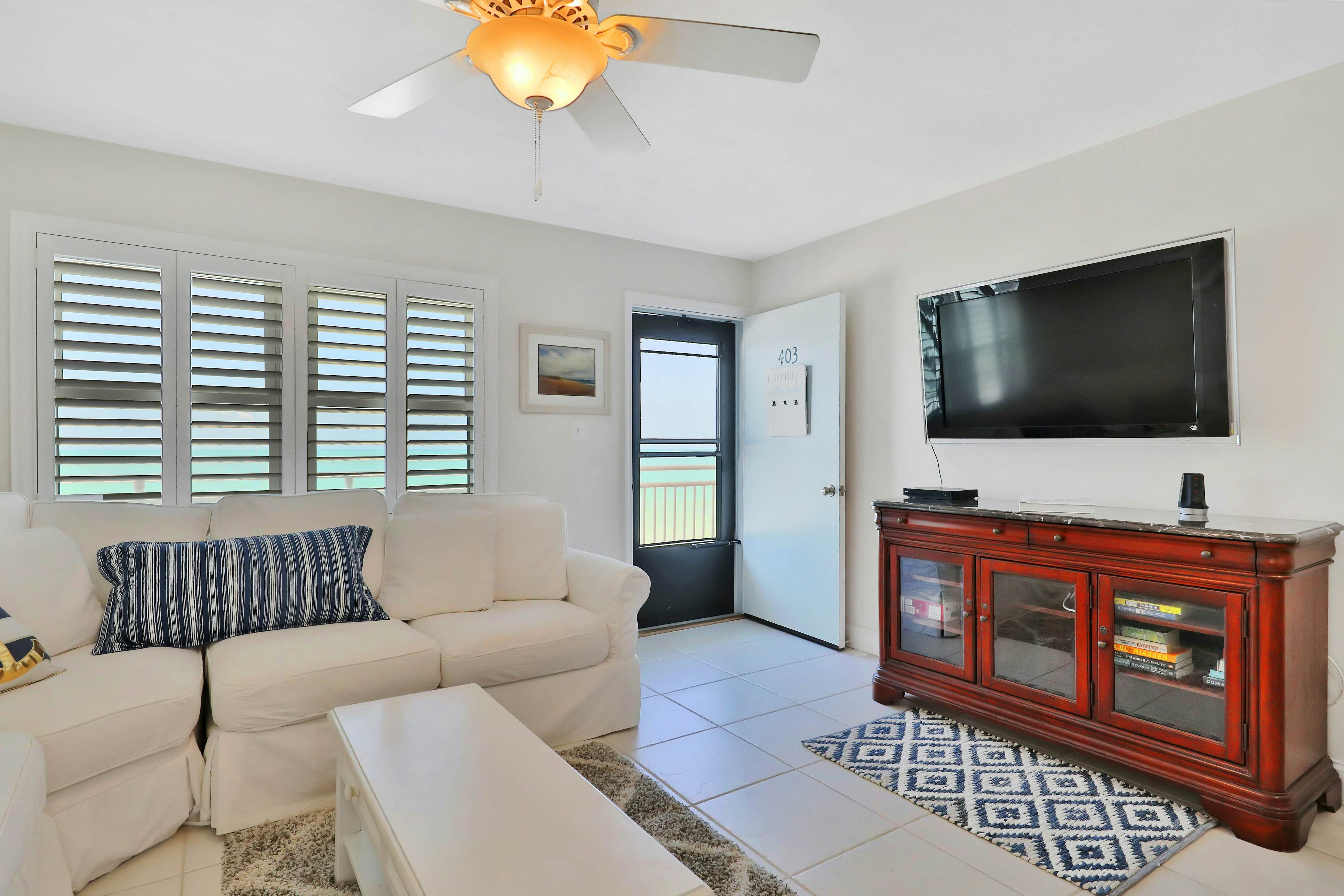 Bright, Gulf front condo just steps from the beach