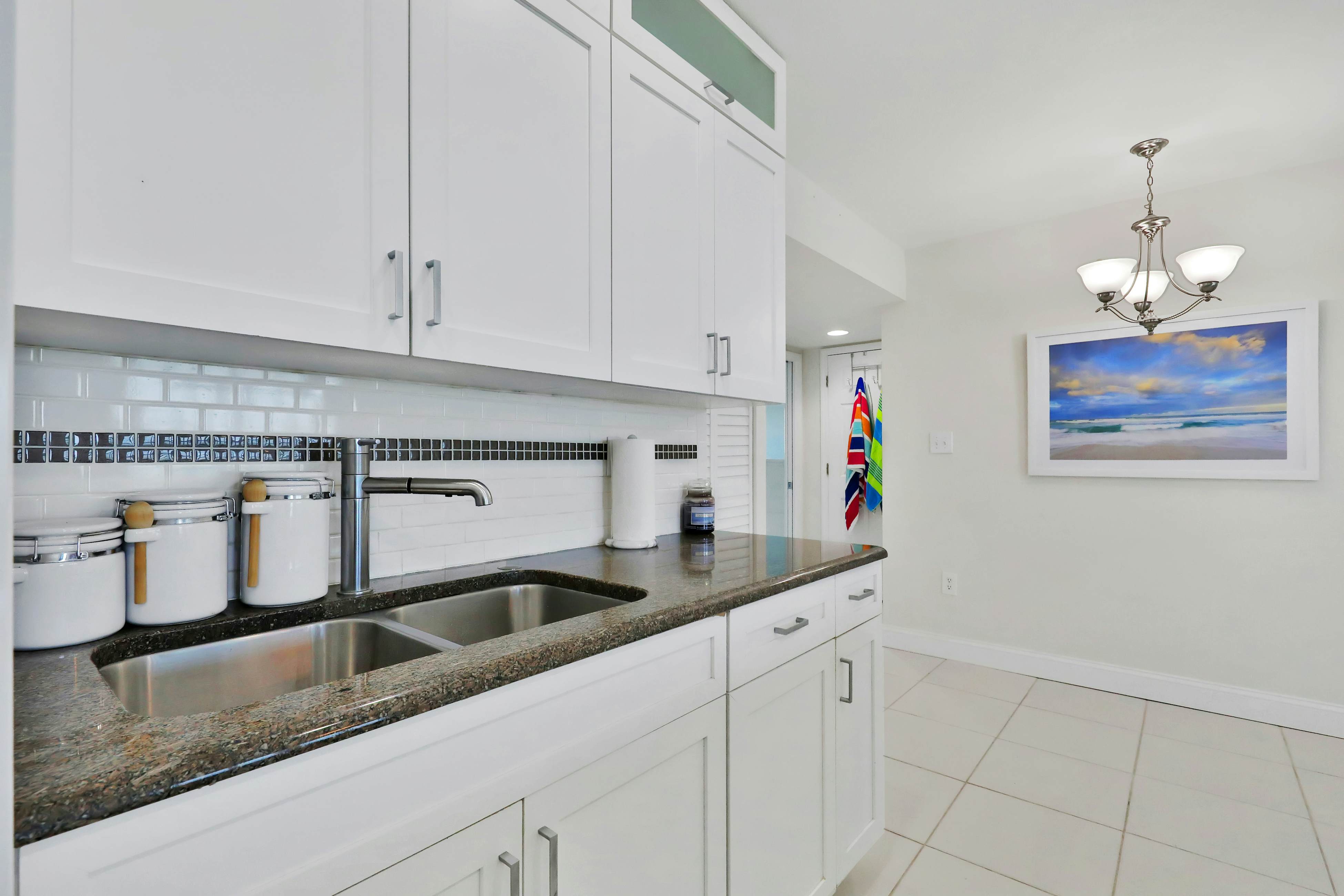 Bright, Gulf front condo just steps from the beach