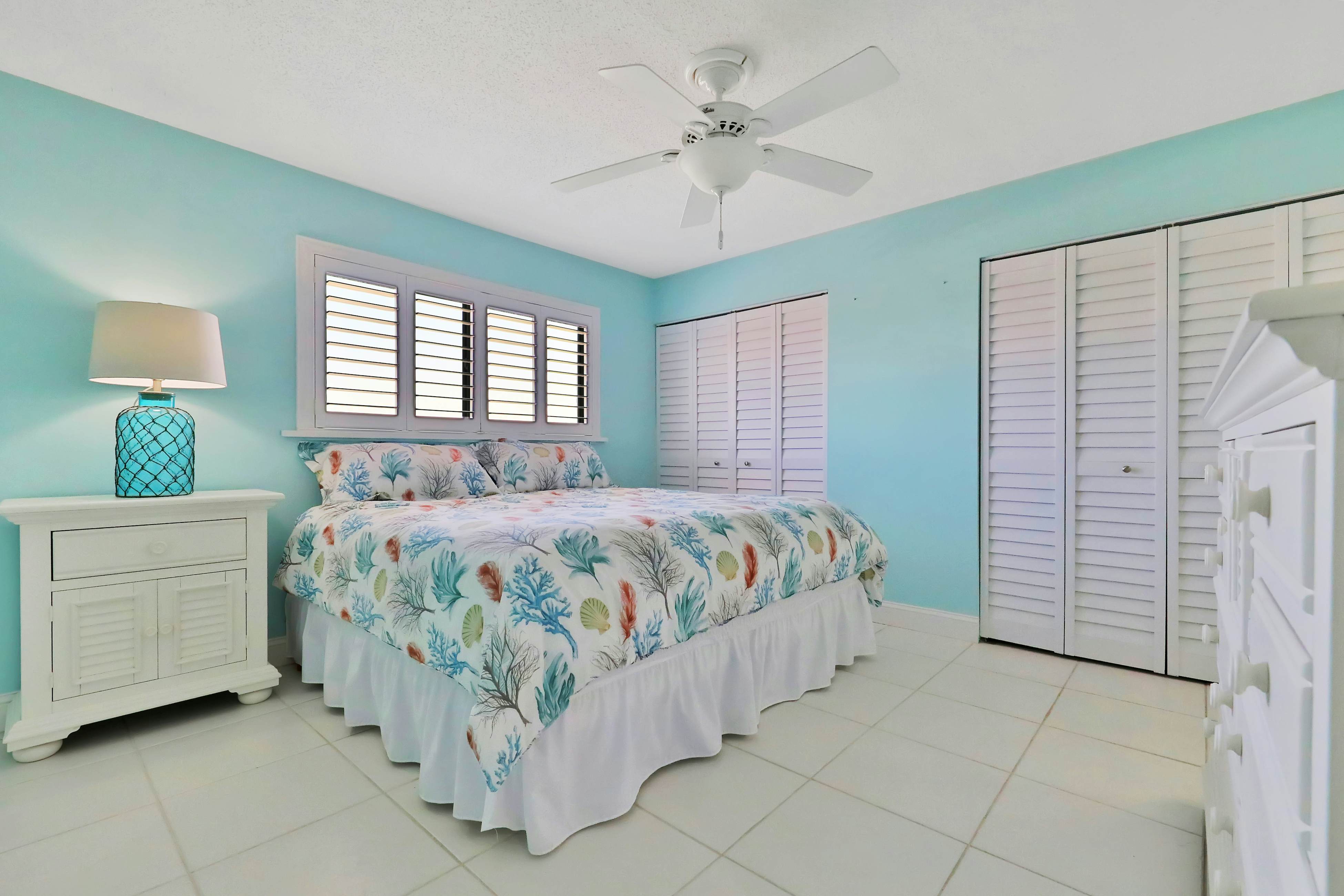 Bright, Gulf front condo just steps from the beach