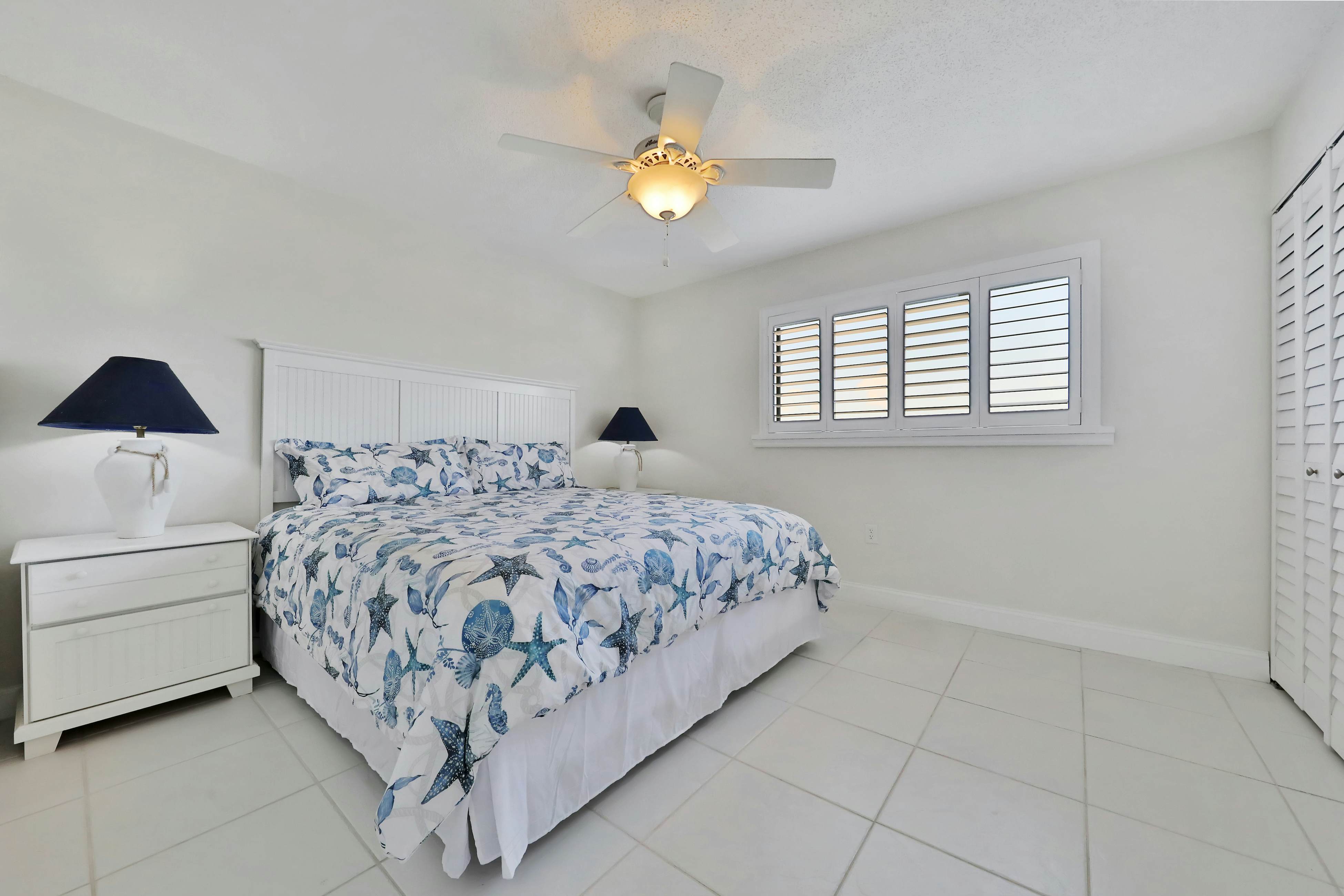 Bright, Gulf front condo just steps from the beach