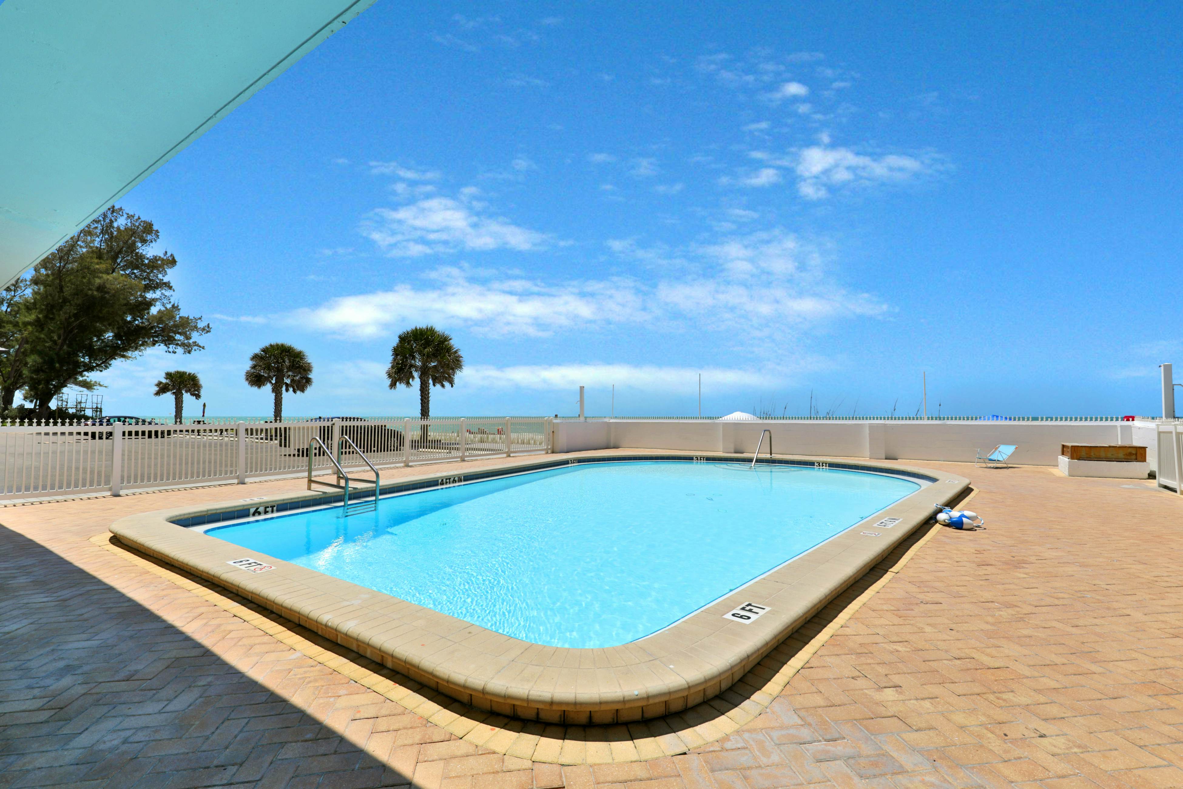 Bright, Gulf front condo just steps from the beach