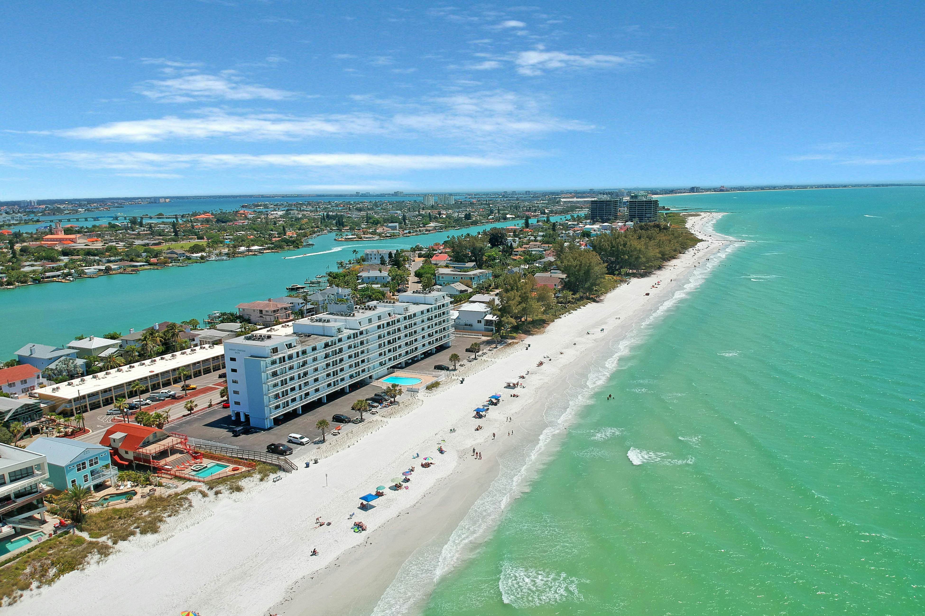 Bright, Gulf front condo just steps from the beach
