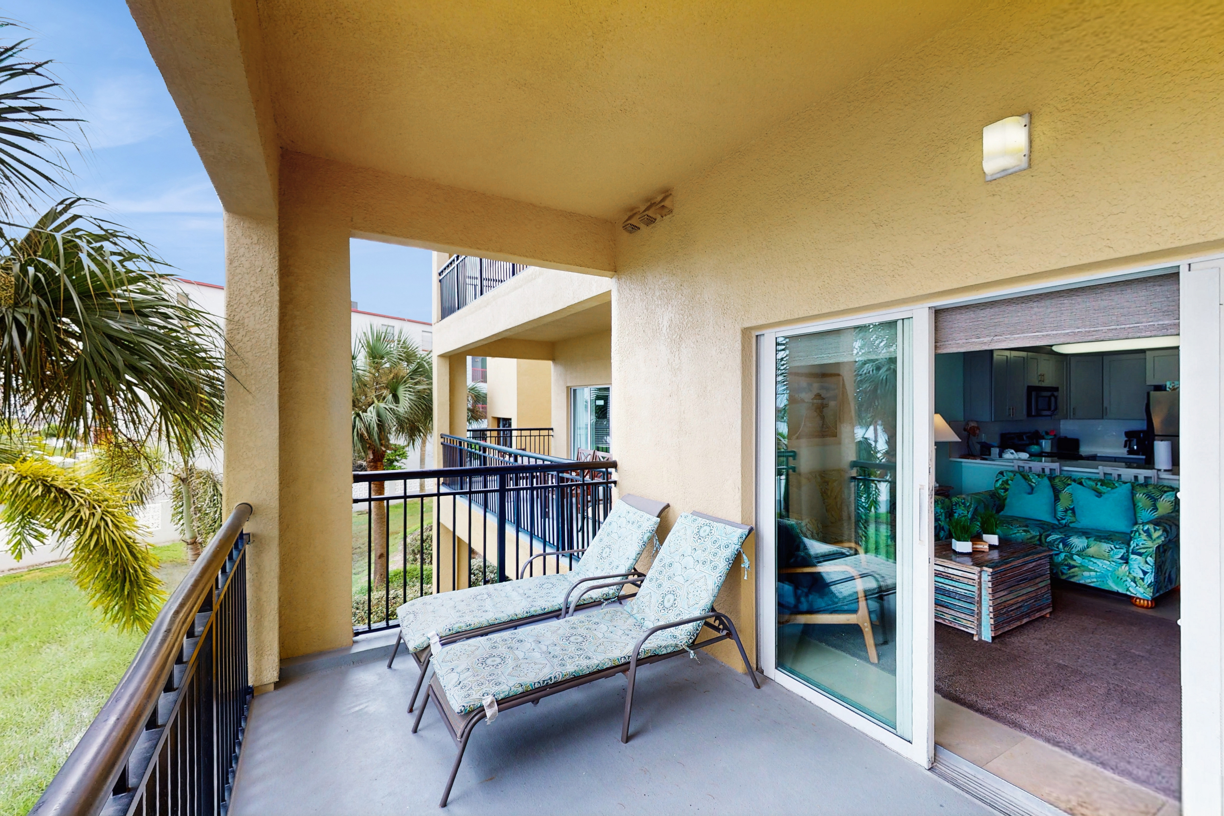 Water view condo with pool hot tub pier private balcony AC and washer dryer