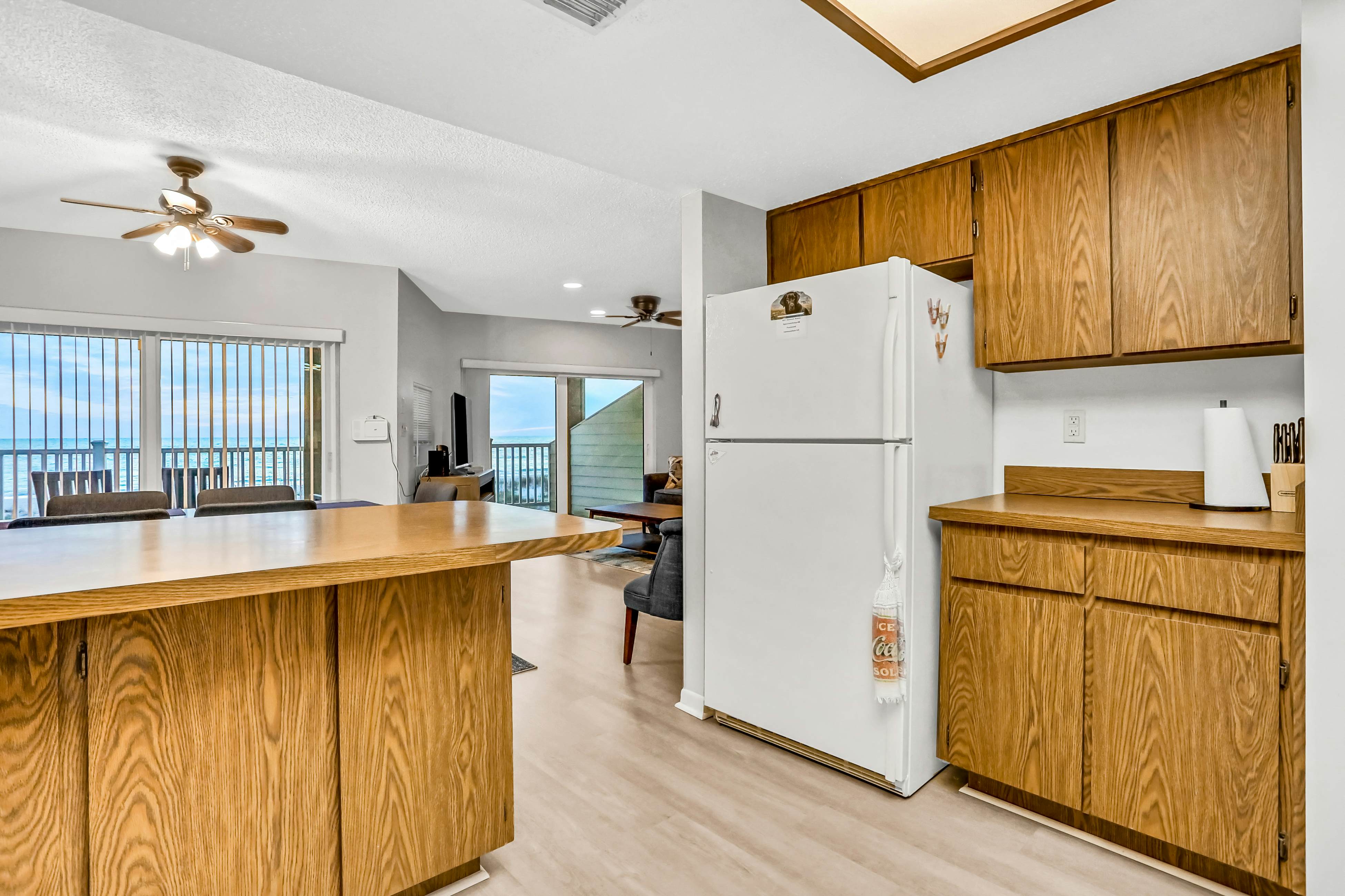 Charming Gulf front condo with balcony, full kitchen, central AC, & W/D