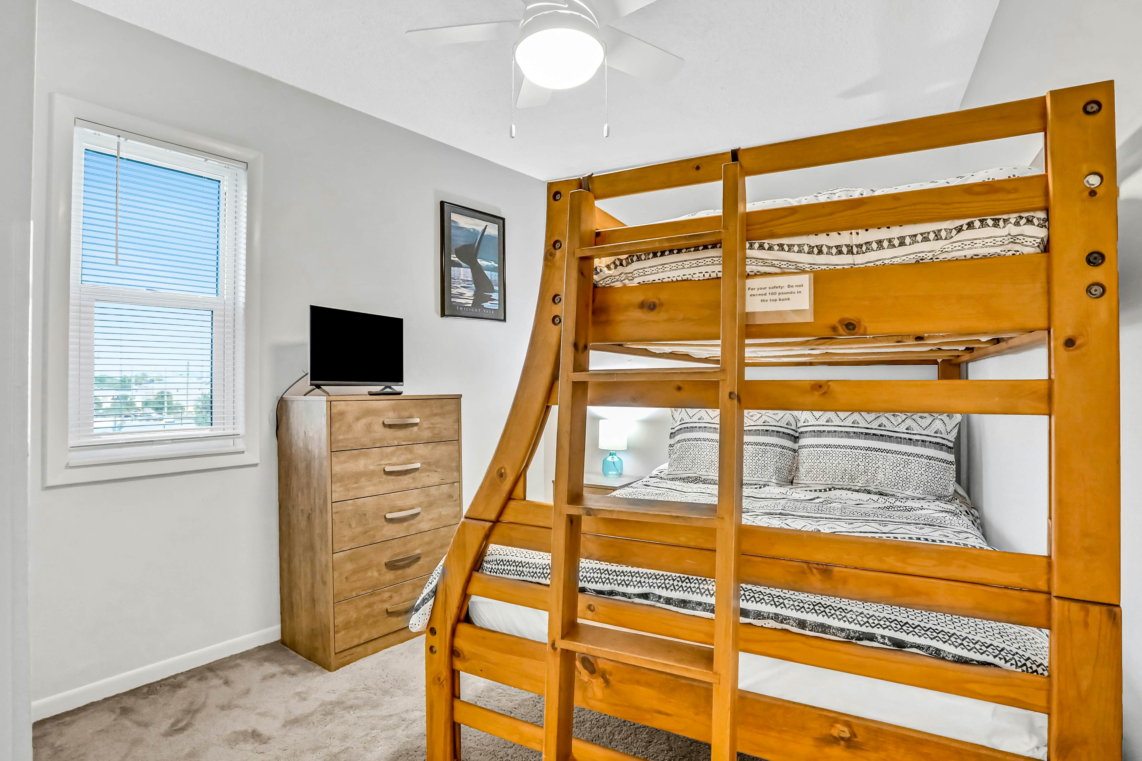 Charming Gulf front condo with balcony, full kitchen, central AC, & W/D