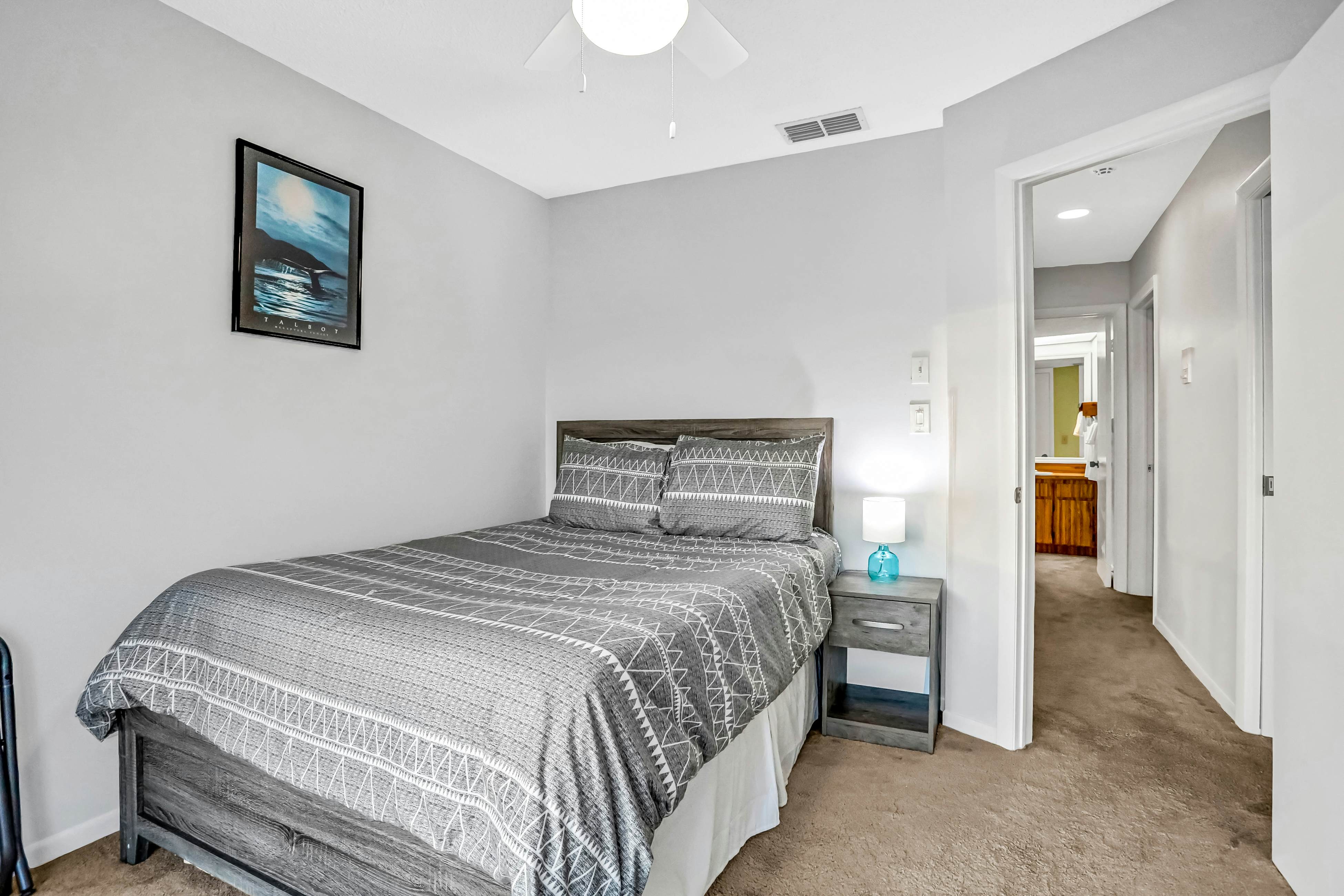 Charming Gulf front condo with balcony, full kitchen, central AC, & W/D