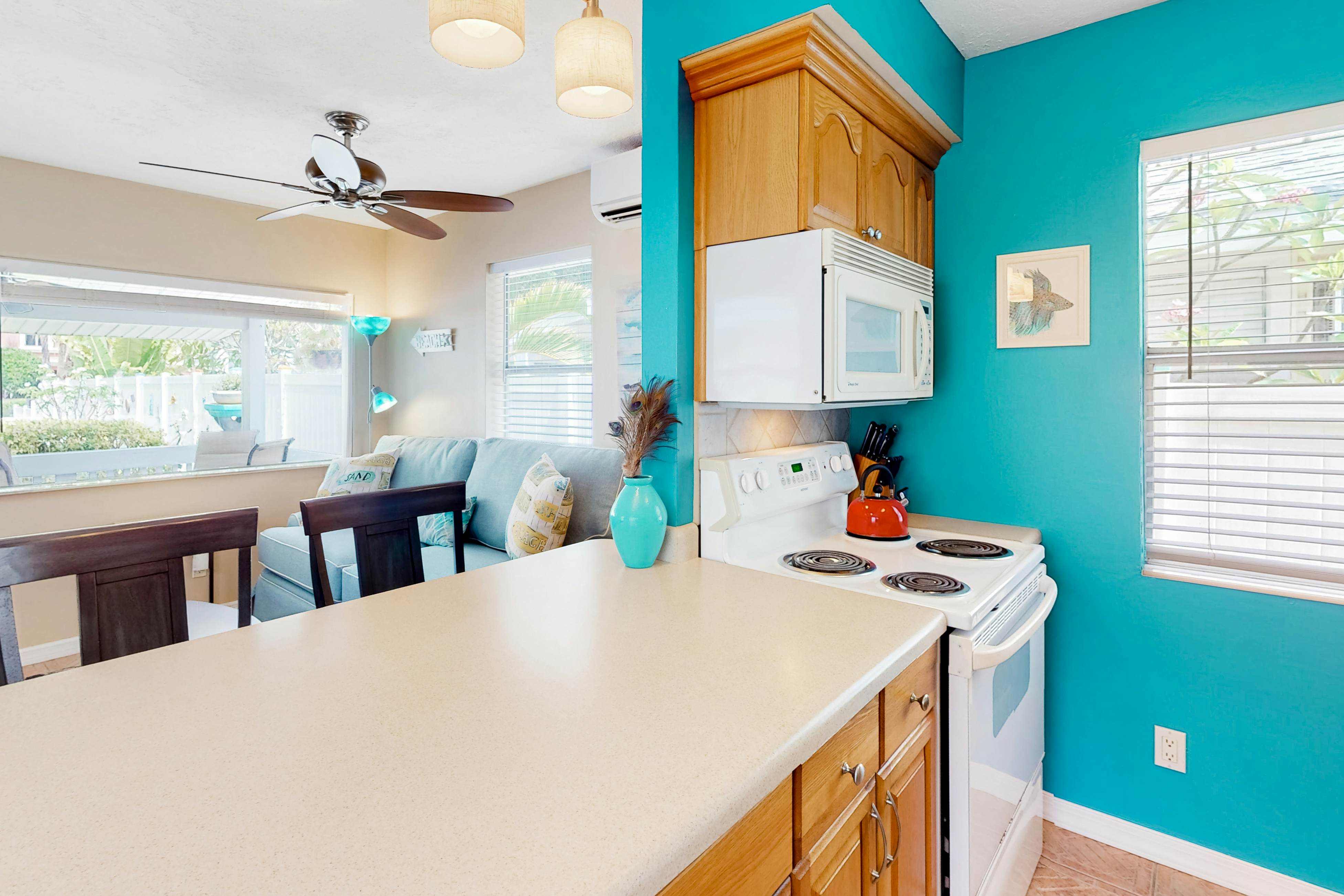 Charming, single-level cottage with a kitchen, enclosed yard, & fast WiFi