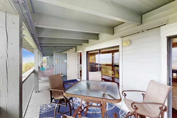 3rd floor beachfront condo with beach access pool Gulf views WD balcony AC