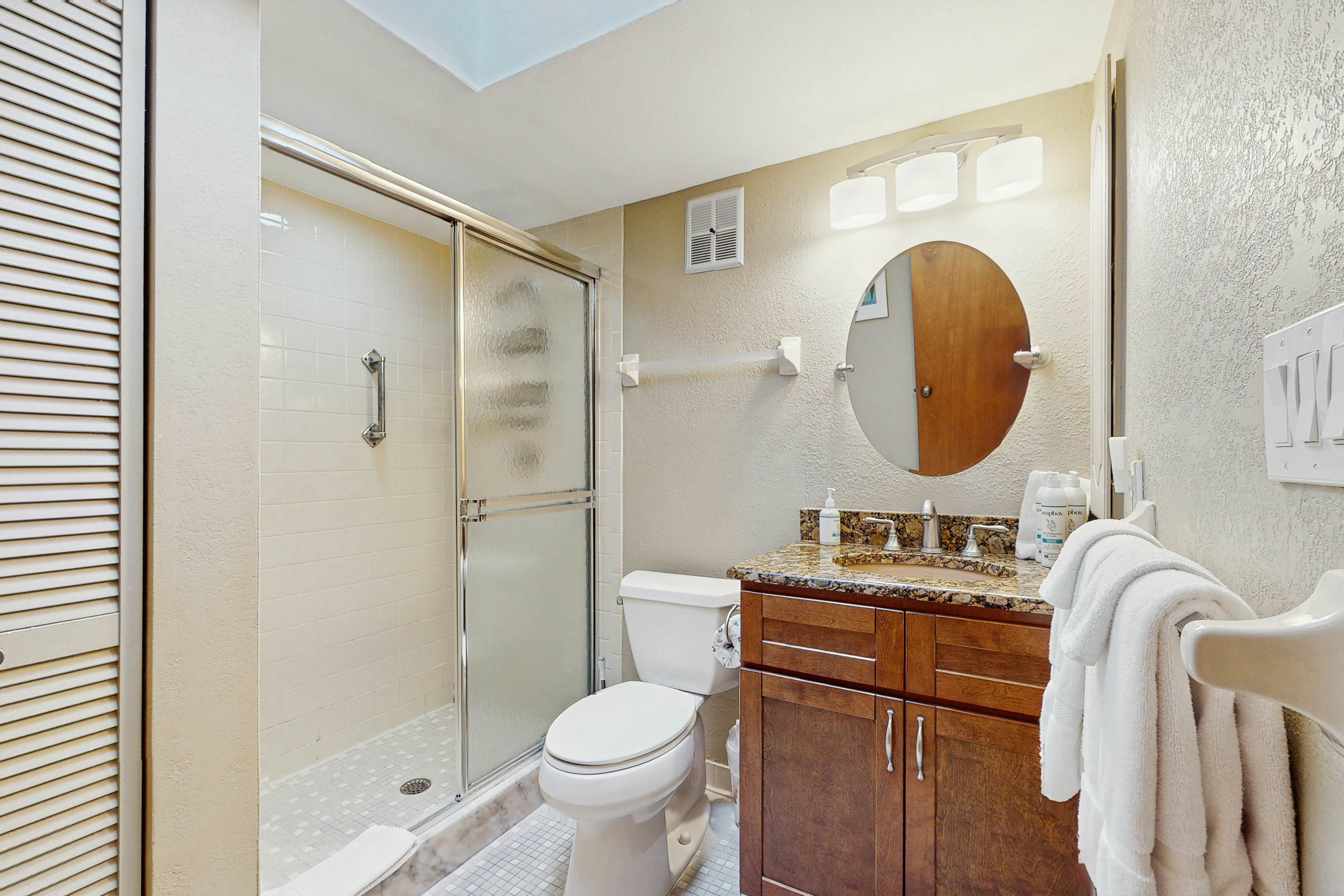 3rd-floor beachfront condo with beach access, pool, Gulf views, W/D, balcony, AC