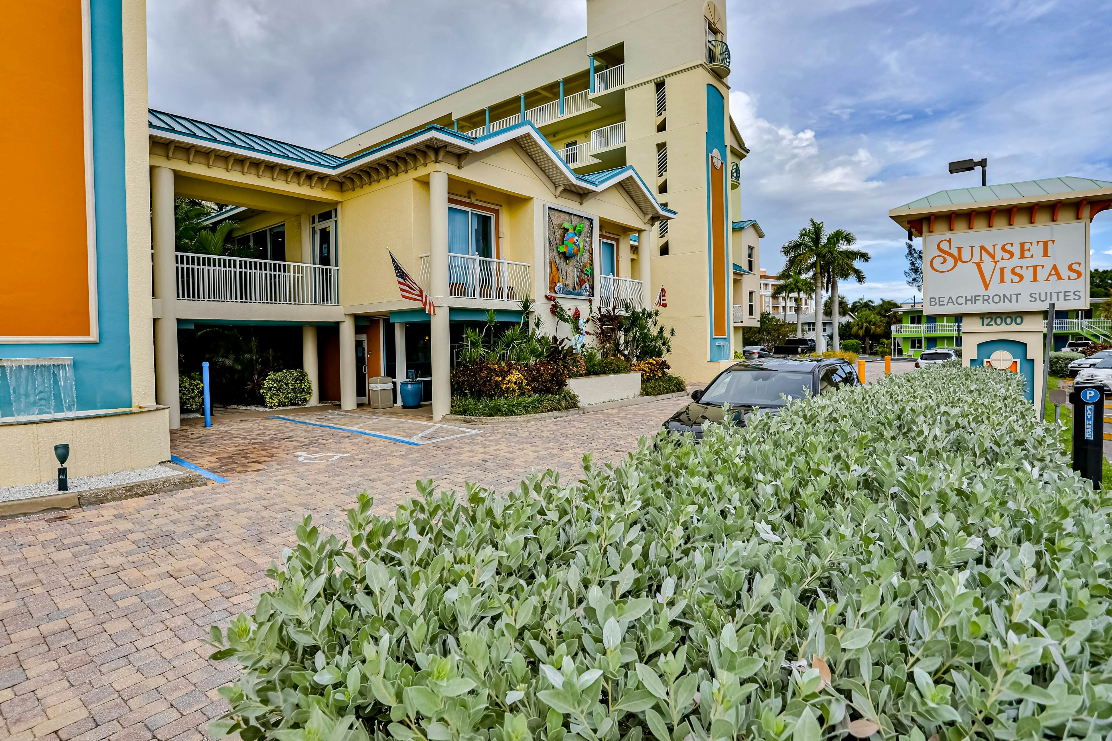 Beachfront and family friendly condo with two pools & hot tub- steps to the Gulf