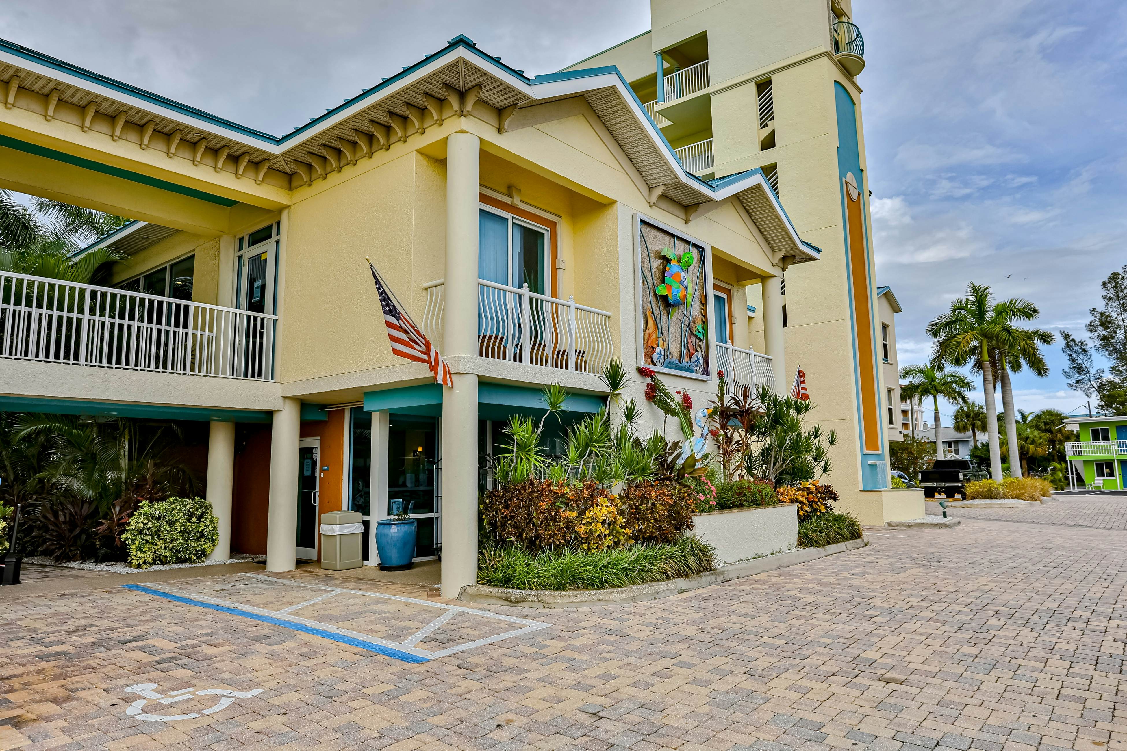 Beachfront and family friendly condo with two pools & hot tub- steps to the Gulf