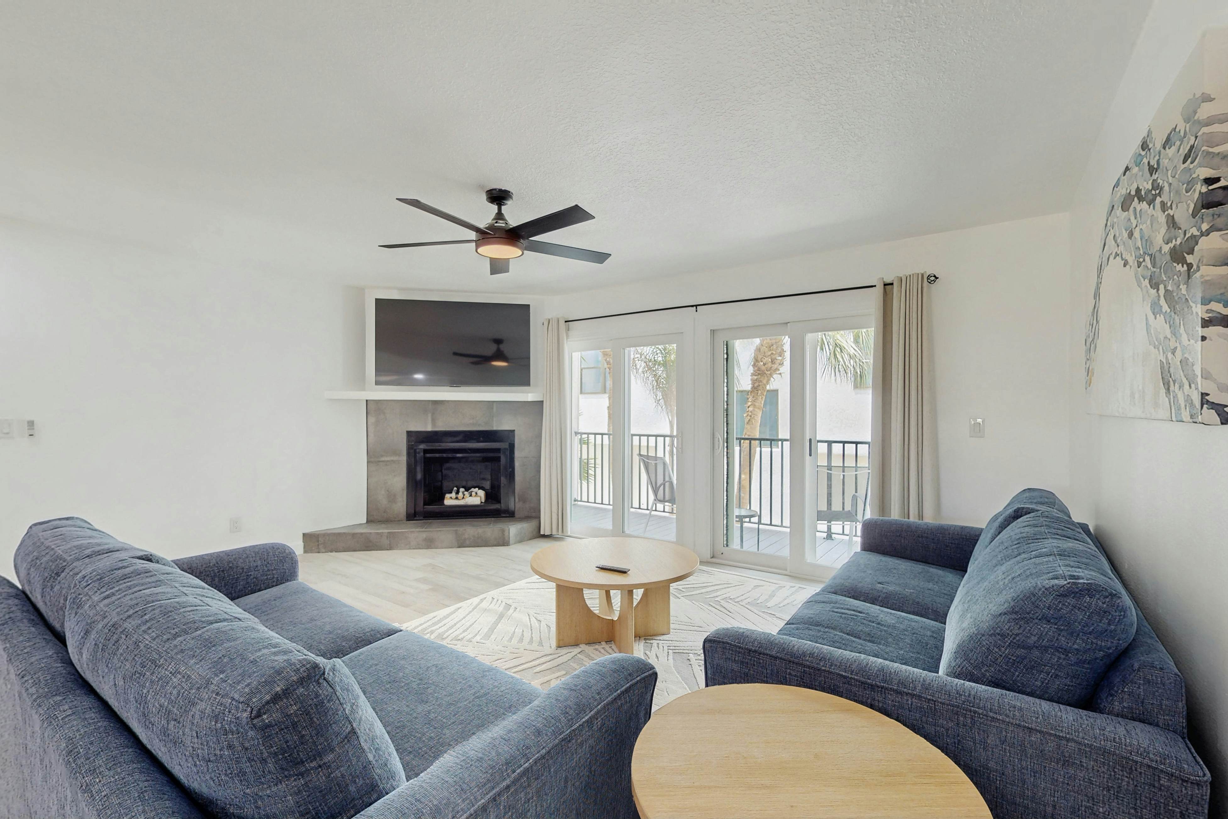 Spacious and dog friendly, close to the Gulf and beaches, AC, WIFI and WD