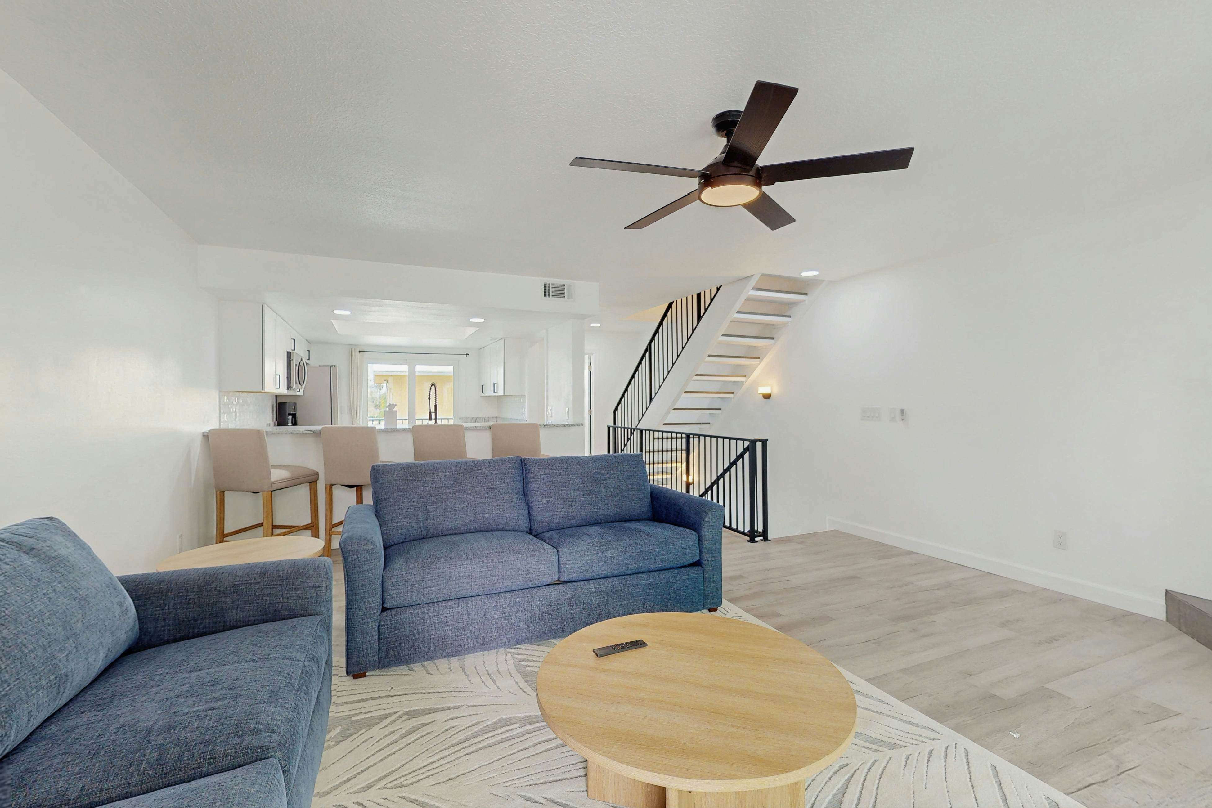 Spacious and dog friendly, close to the Gulf and beaches, AC, WIFI and WD