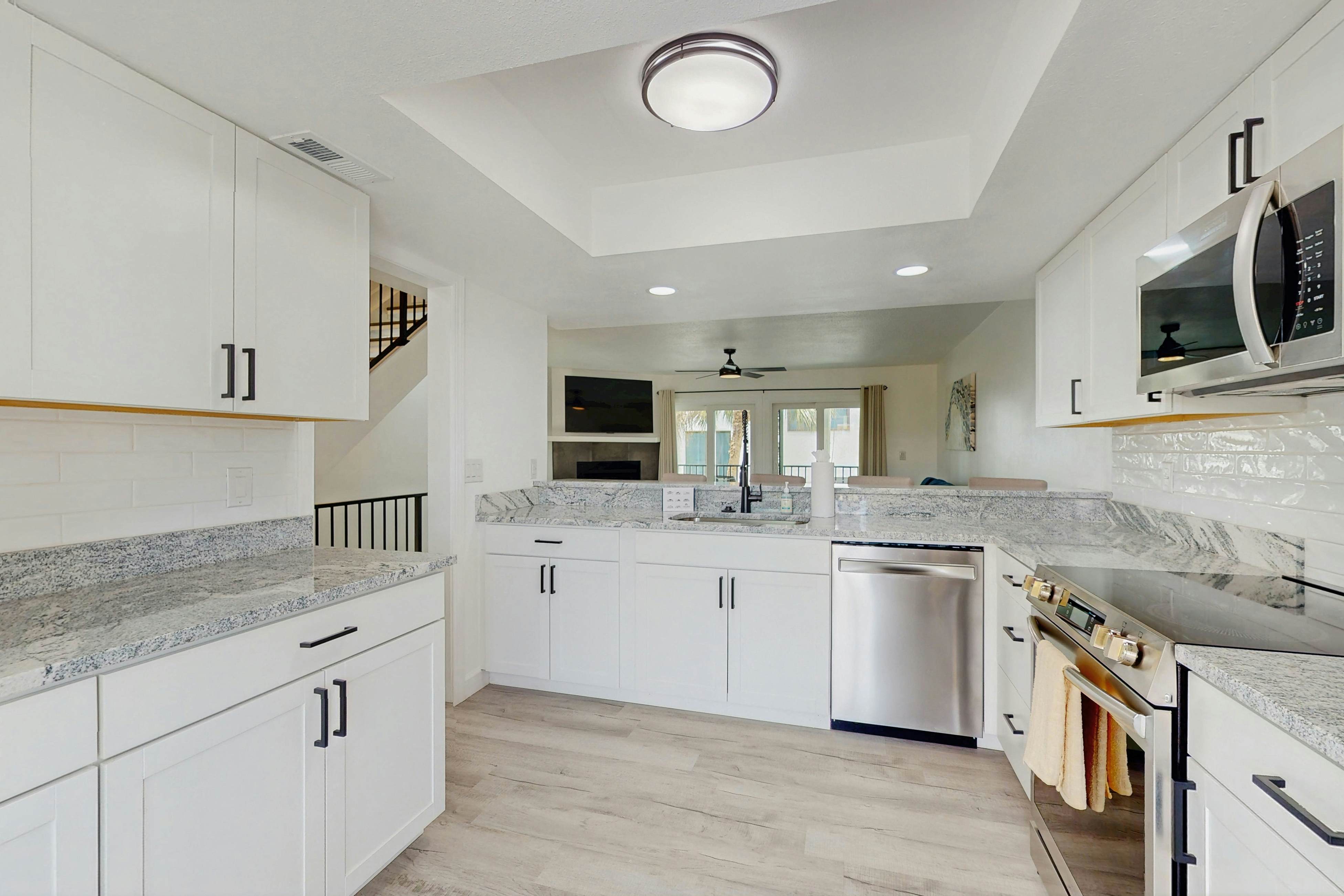 Spacious and dog friendly, close to the Gulf and beaches, AC, WIFI and WD