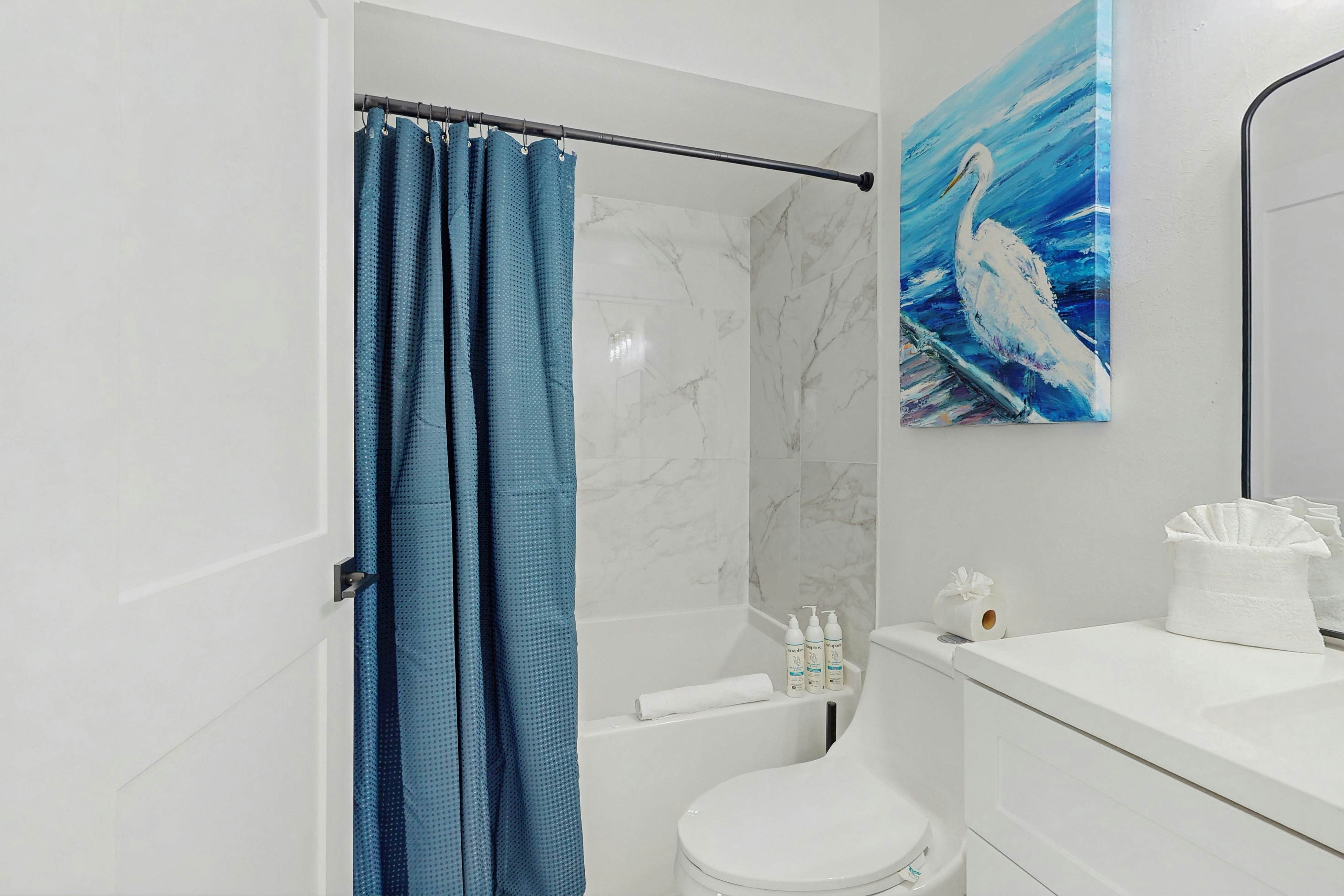 Spacious and dog friendly, close to the Gulf and beaches, AC, WIFI and WD