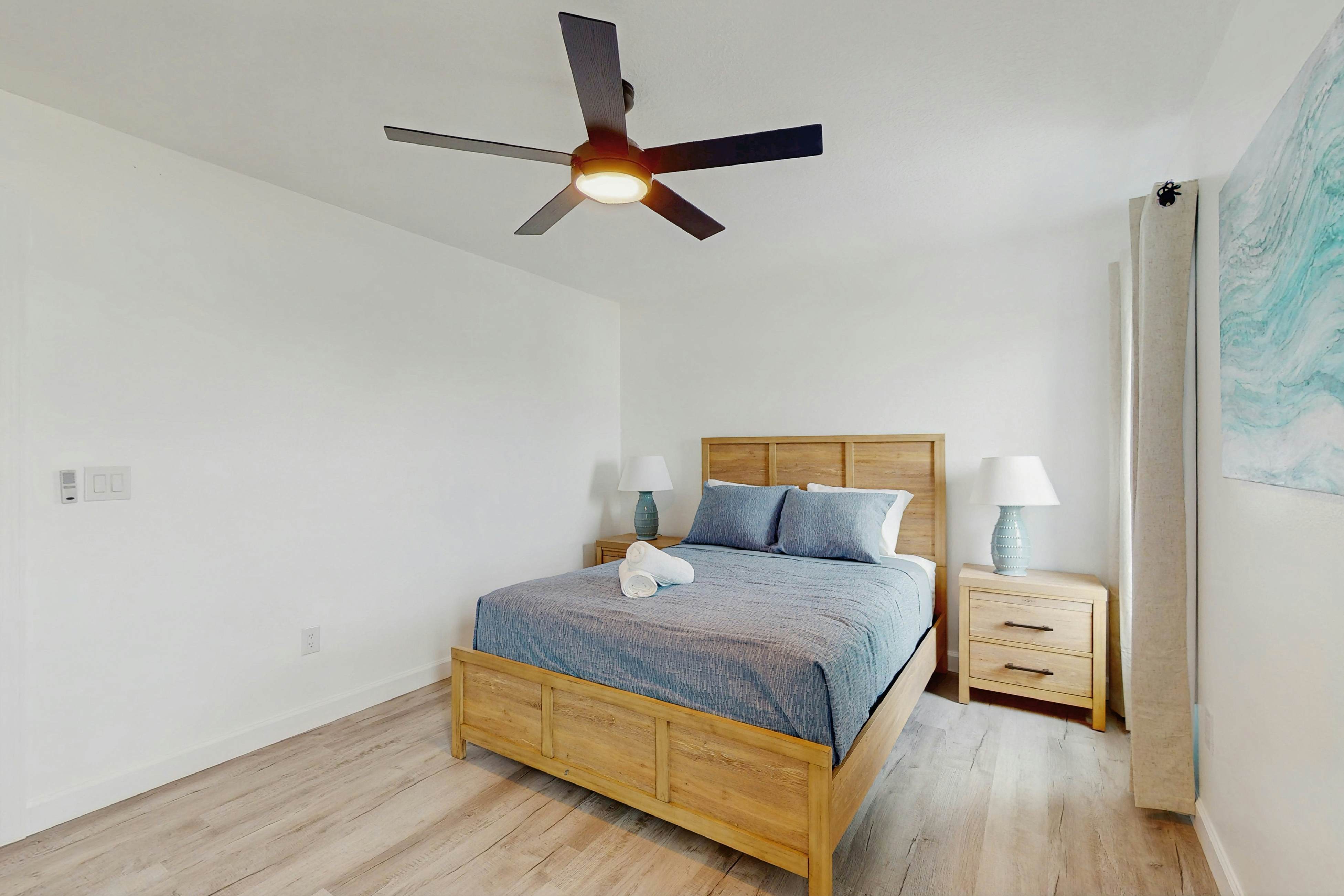 Spacious and dog friendly, close to the Gulf and beaches, AC, WIFI and WD