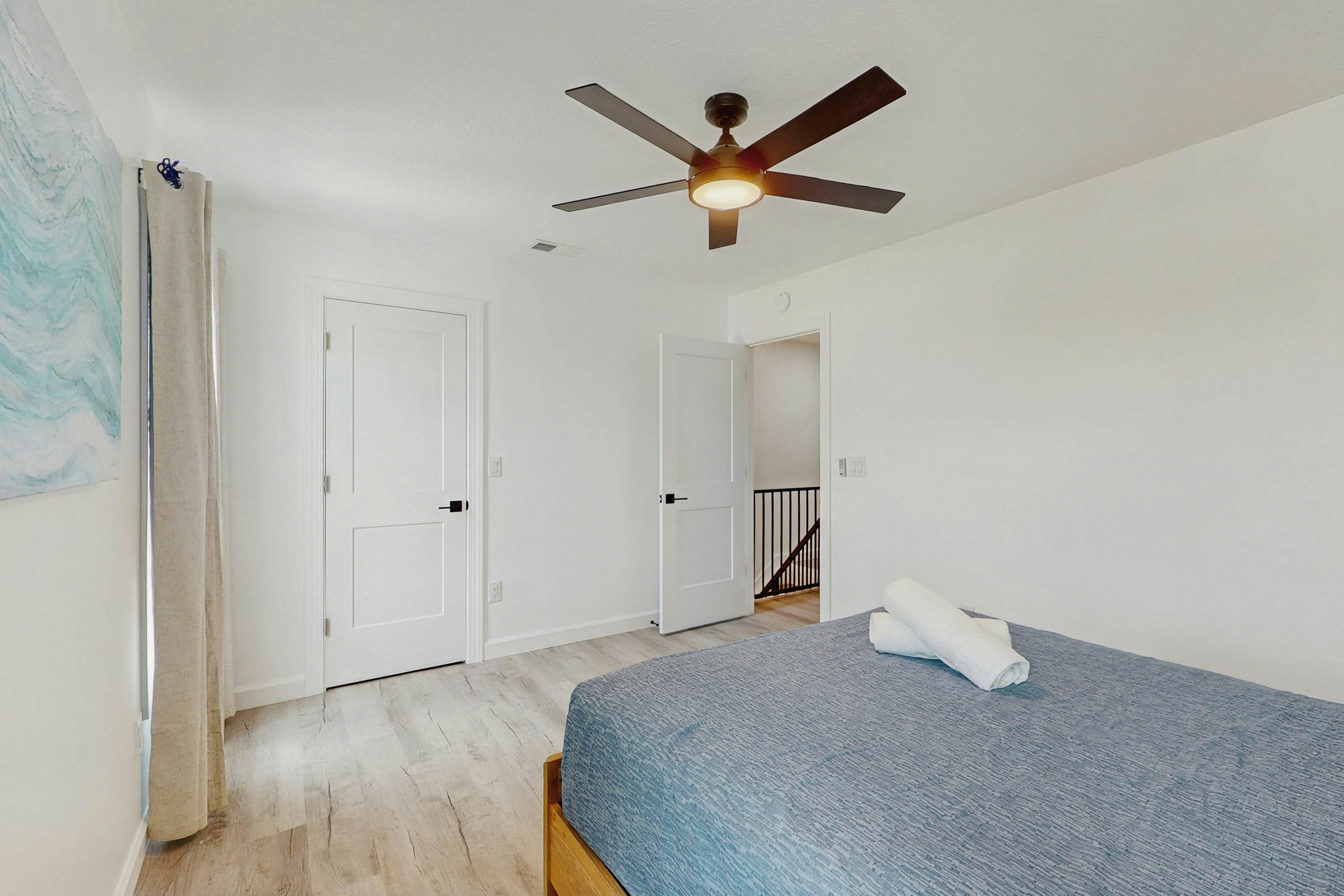 Spacious and dog friendly, close to the Gulf and beaches, AC, WIFI and WD