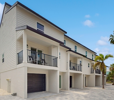 Spacious and dog friendly close to the Gulf and beaches AC WIFI and WD