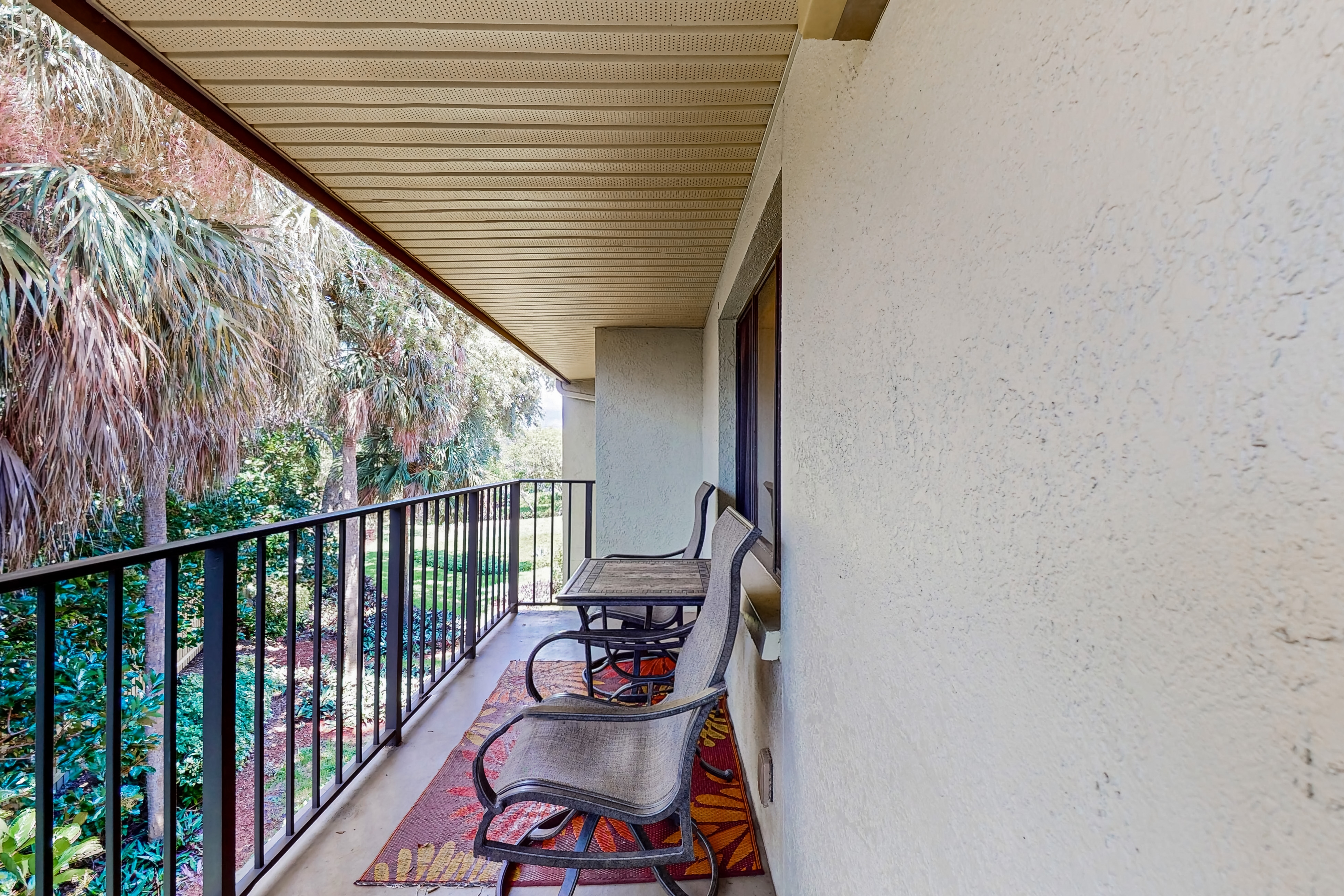 Top floor Condo with on site pool hot tub grills gym and private balcony