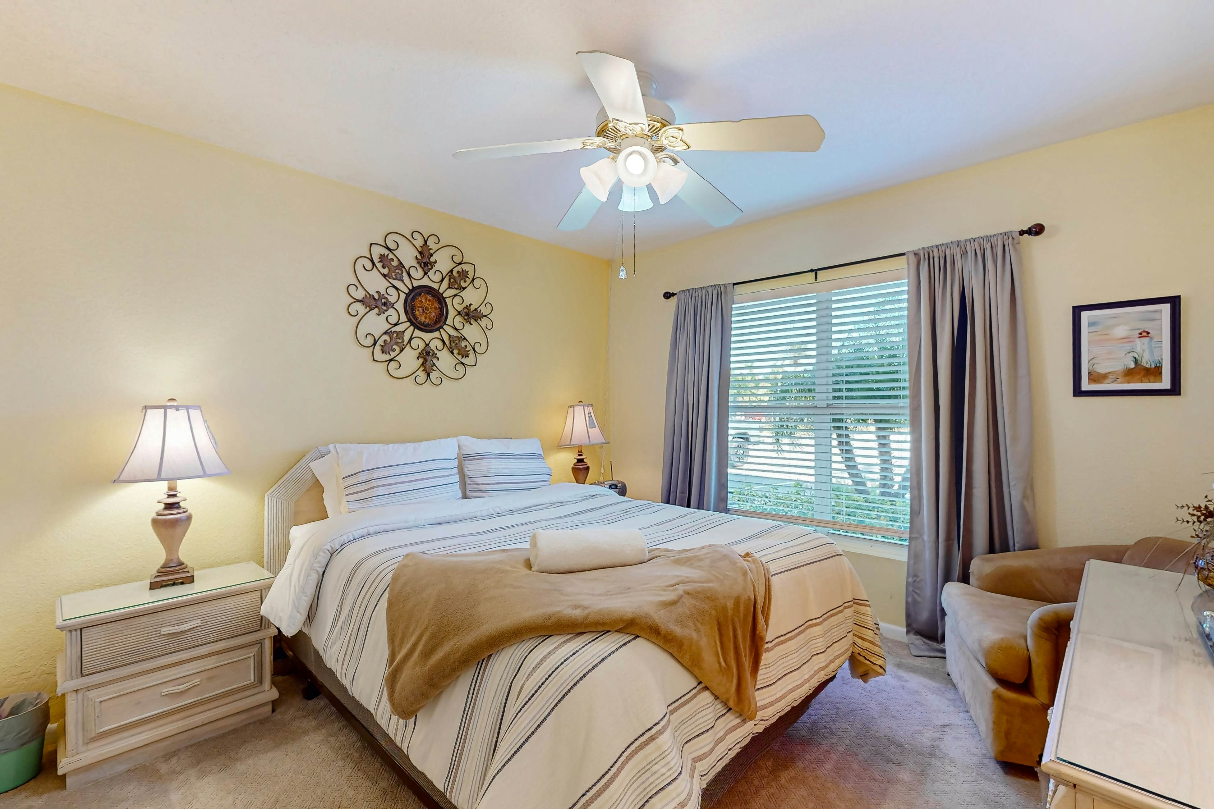 Updated Condo in Boca Ciega Bay Resort w/ Pool & Hot Tub - On Intracoastal