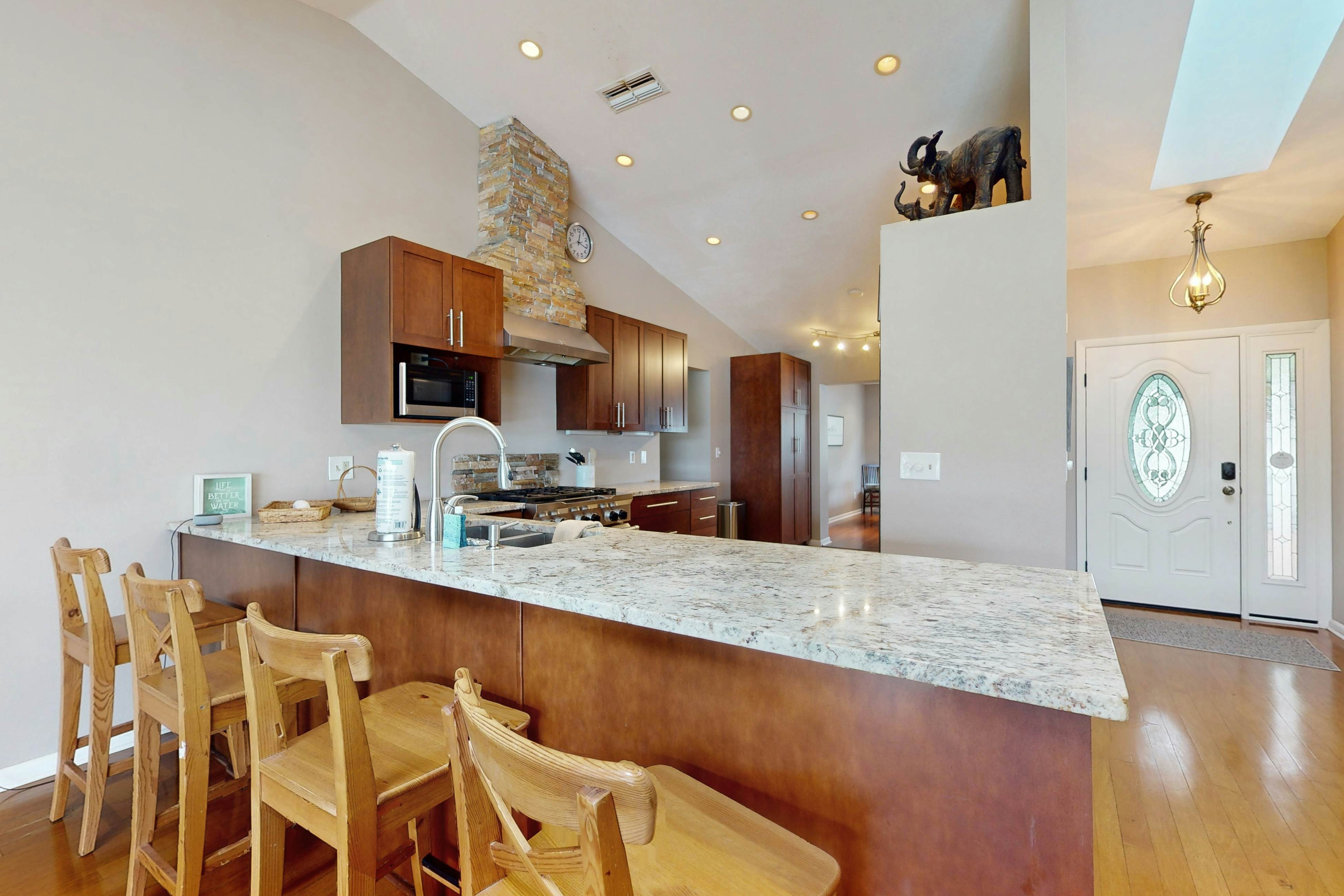 Harbor Isle Waterfront Retreat | Home Office & Private Pool | Kayaks & Canoe