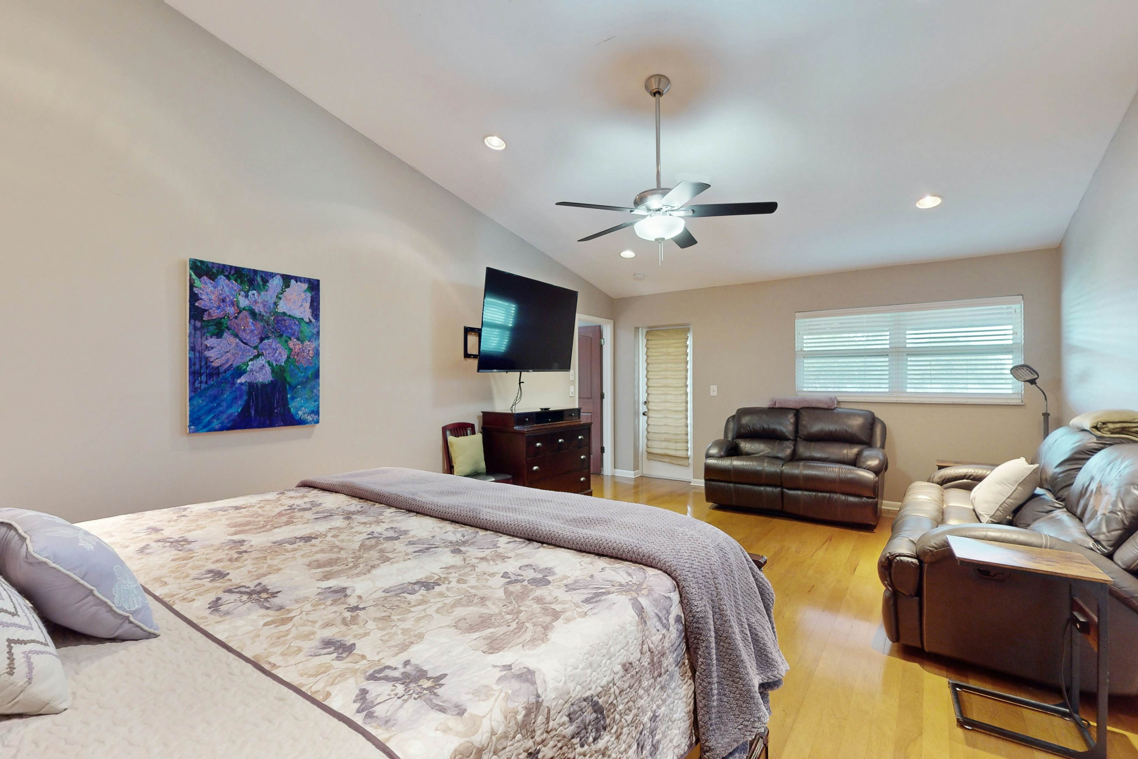 Harbor Isle Waterfront Retreat | Home Office & Private Pool | Kayaks & Canoe