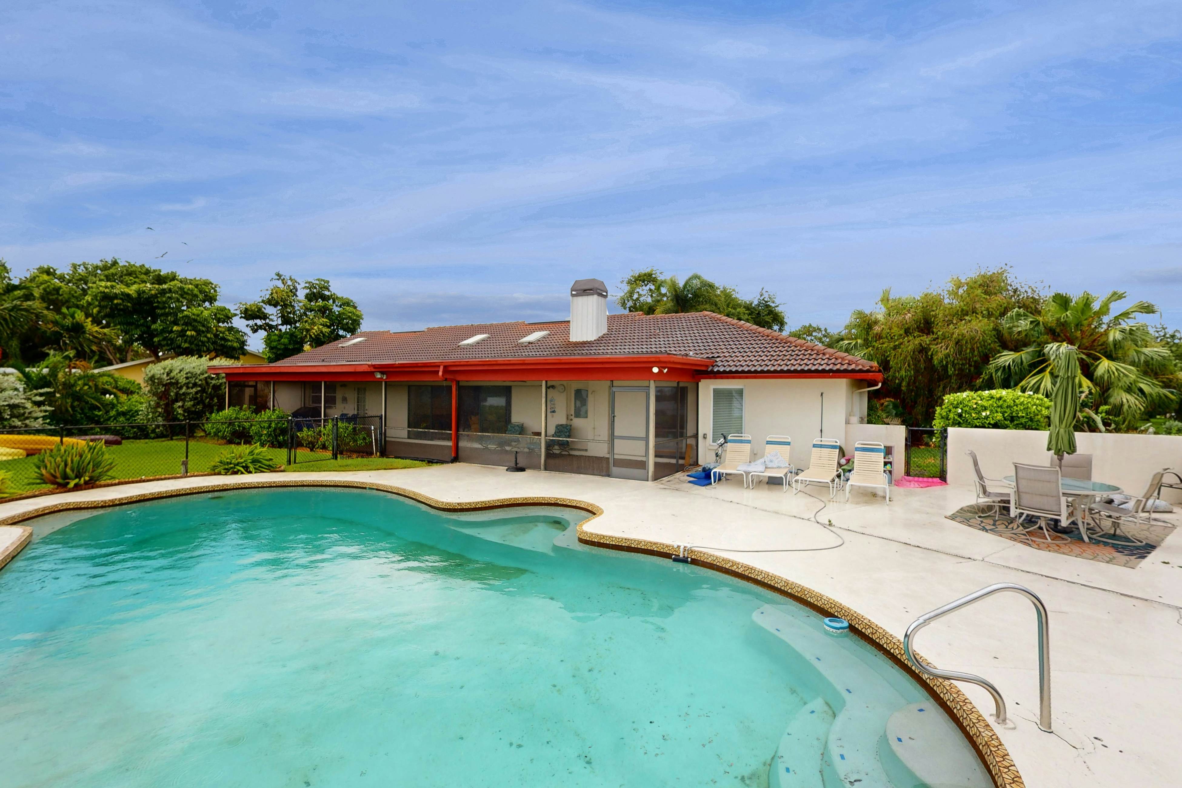 Harbor Isle Waterfront Retreat | Home Office & Private Pool | Kayaks & Canoe