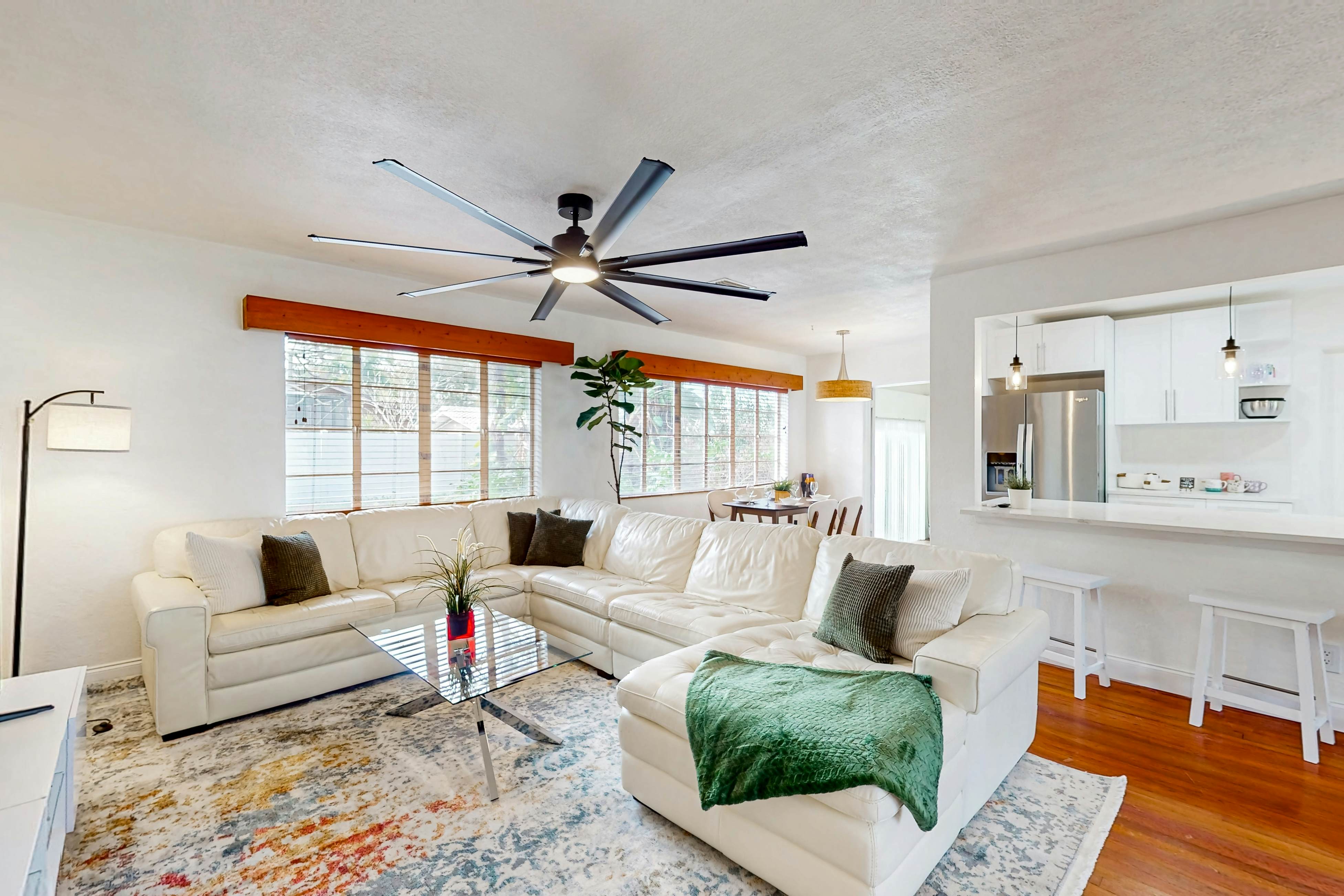 Charming dog friendly home with central location & outdoor patio