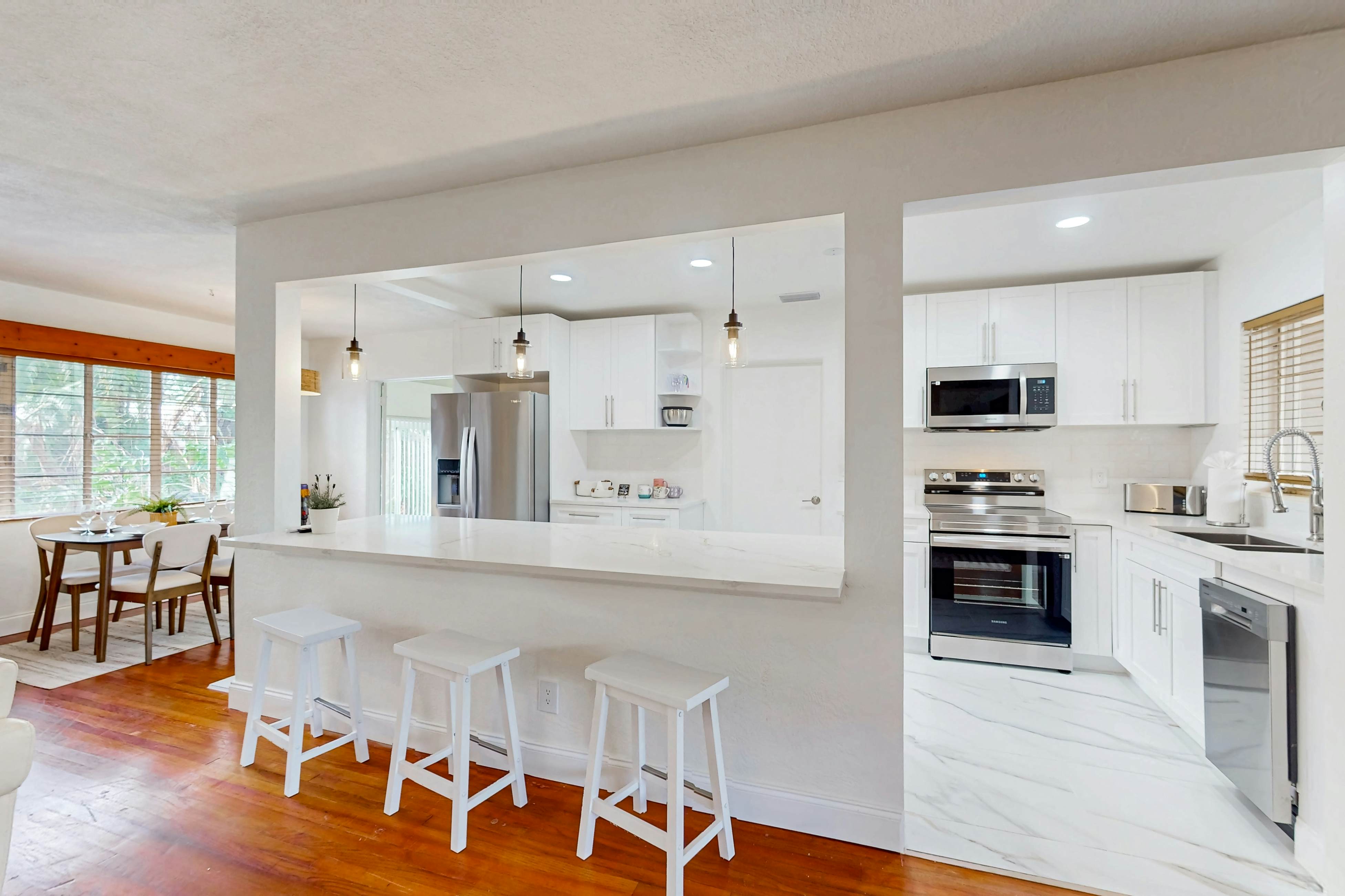 Charming dog friendly home with central location & outdoor patio