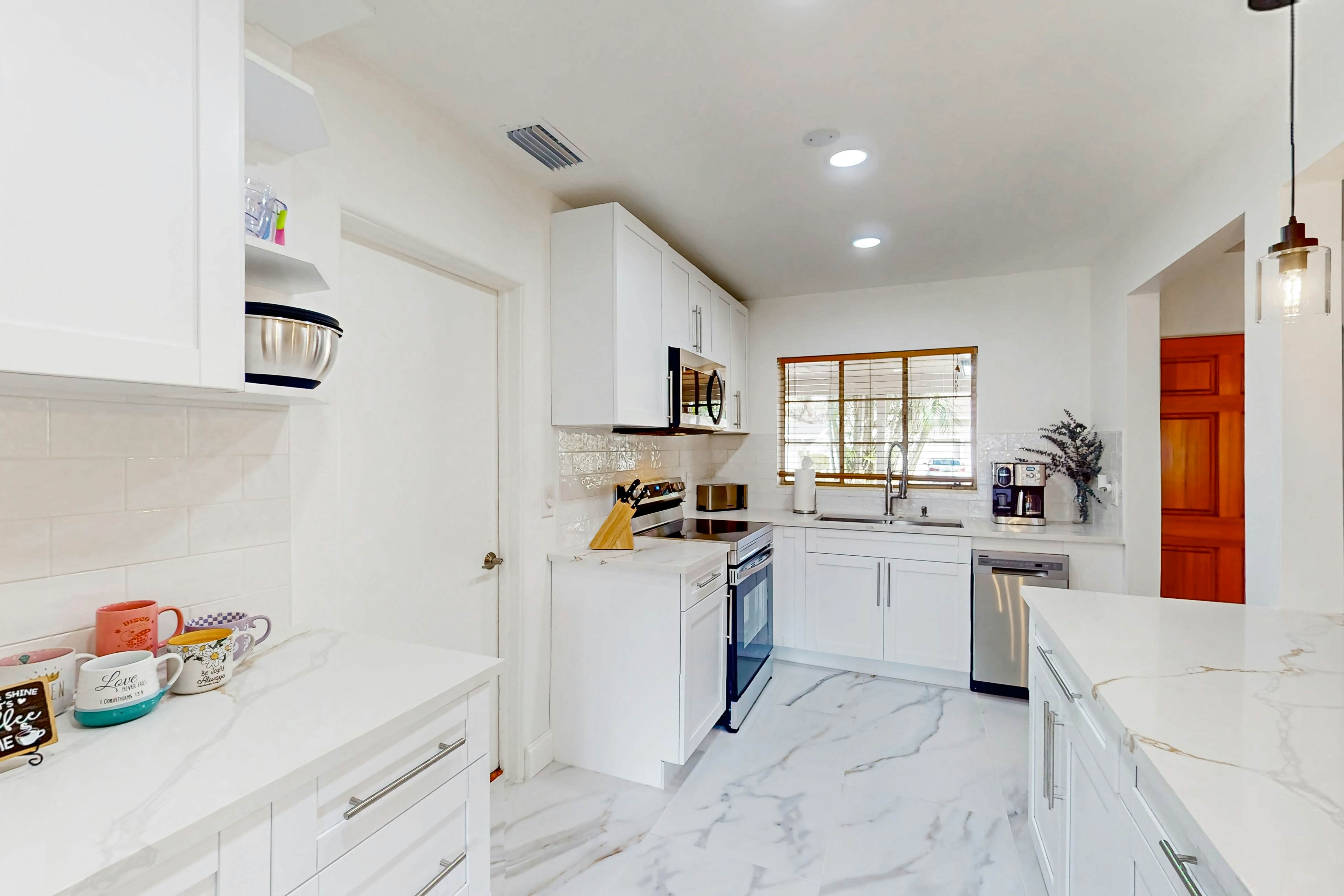 Charming dog friendly home with central location & outdoor patio