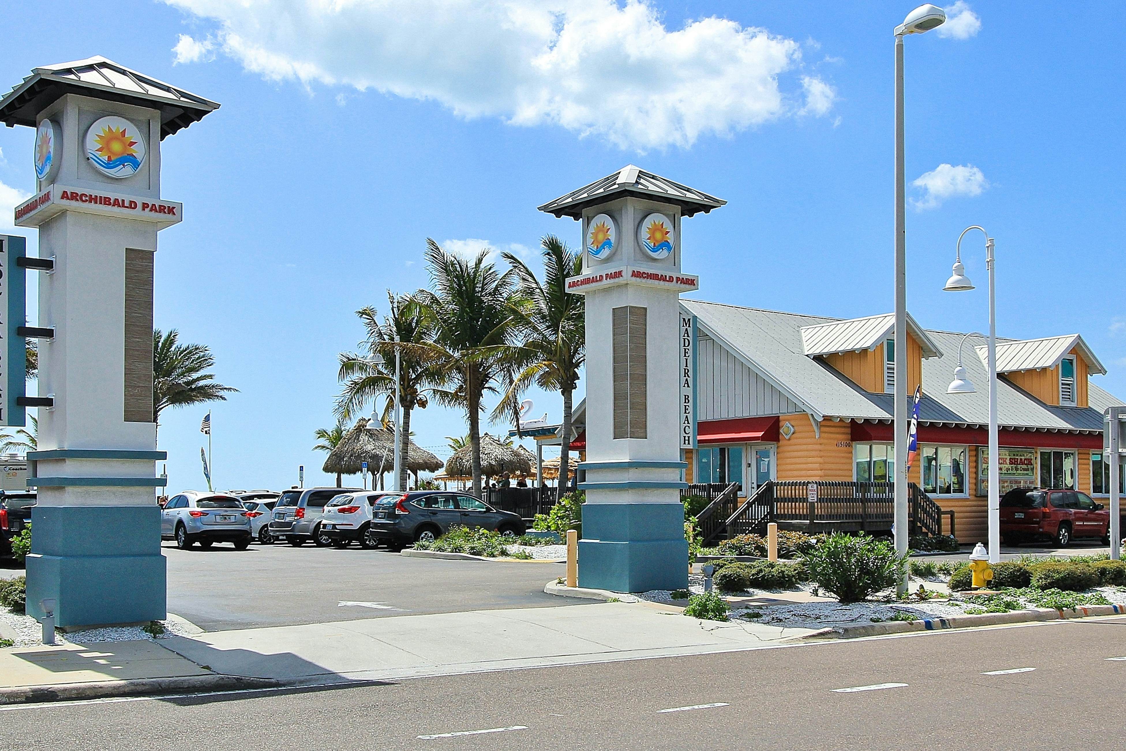 Charming dog friendly home with central location & outdoor patio