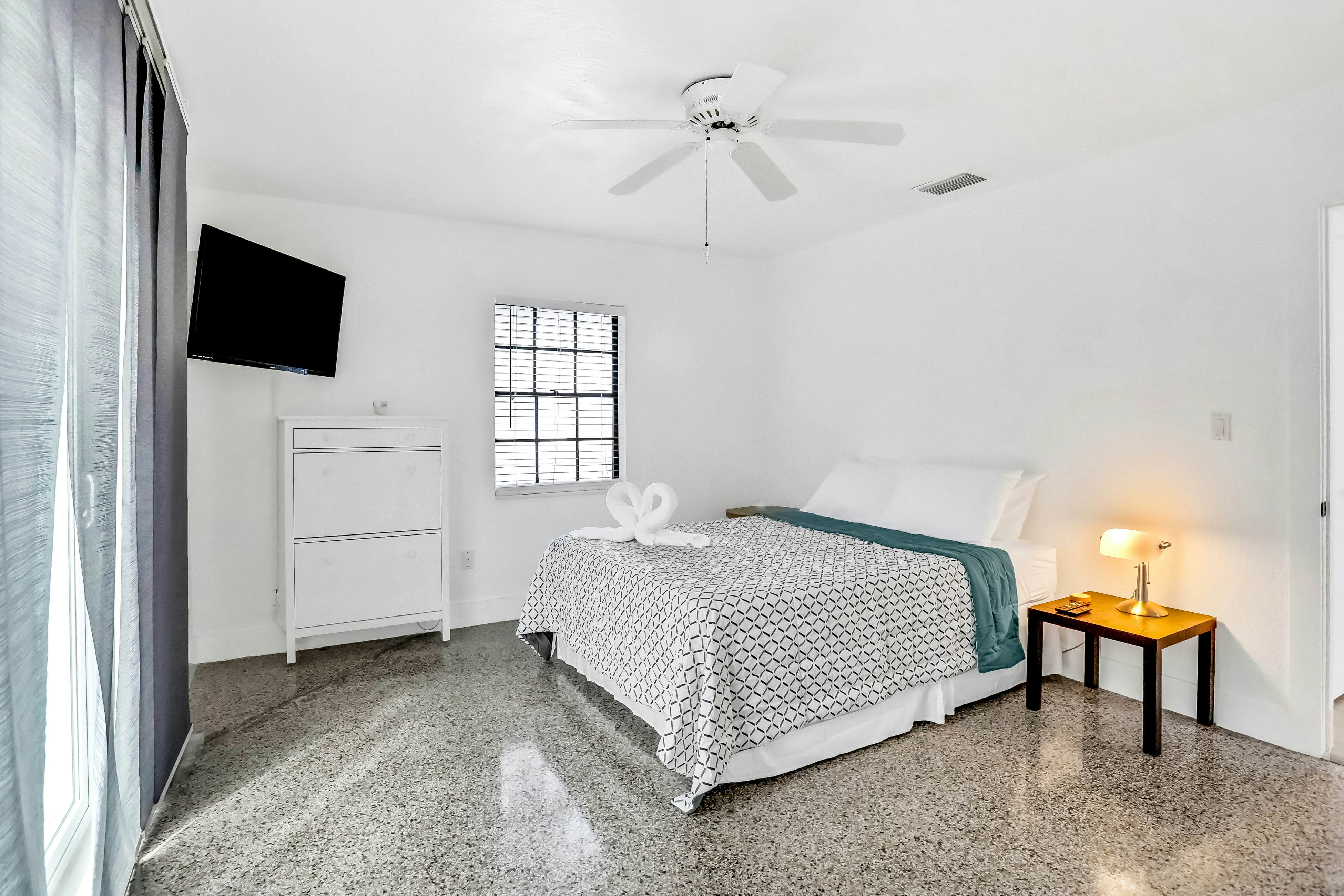 Single-level home with pool, fenced yard, & screened porch + a neighborhood park