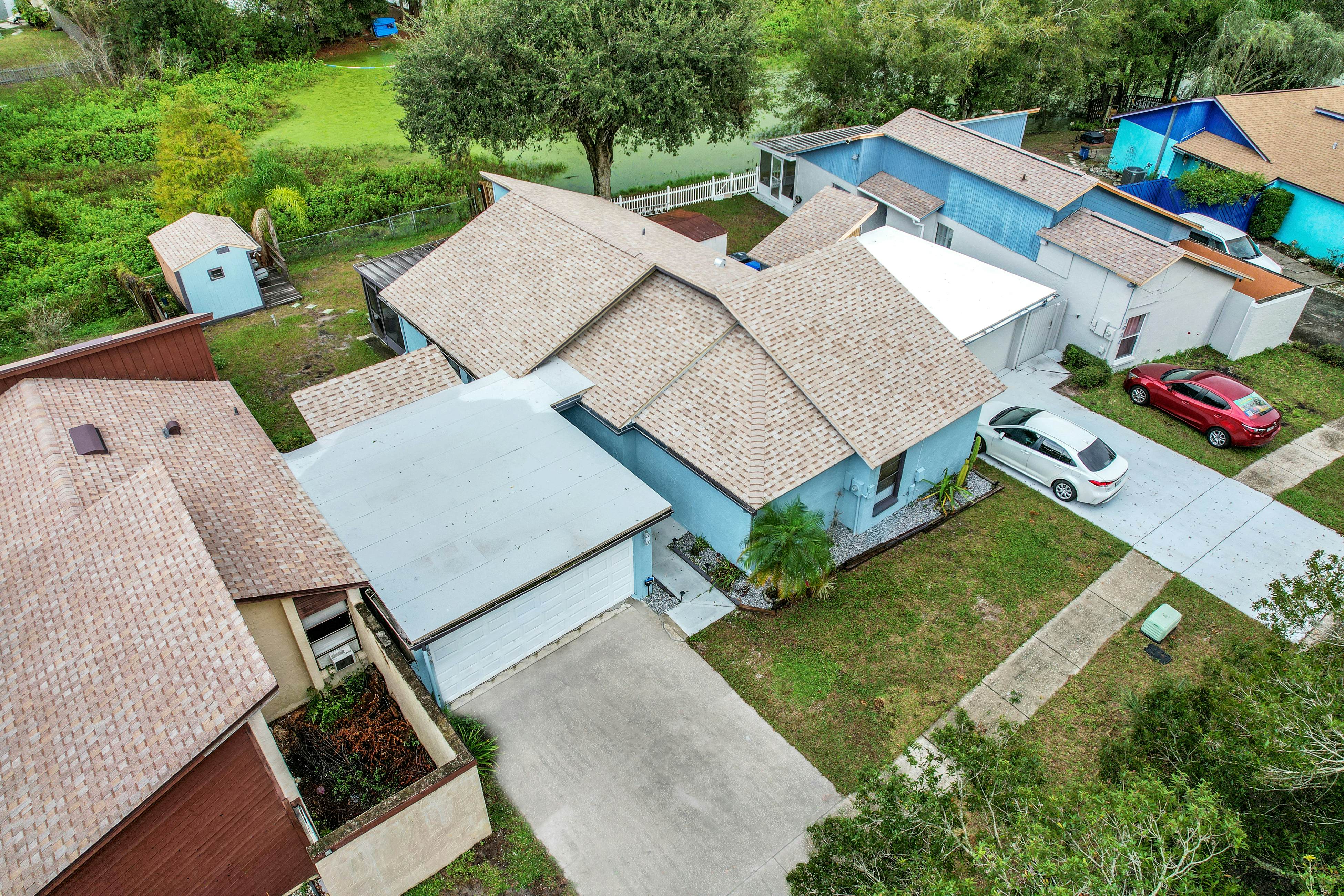 Dog-friendly lakeview home with full kitchen, yard, & washer/dryer