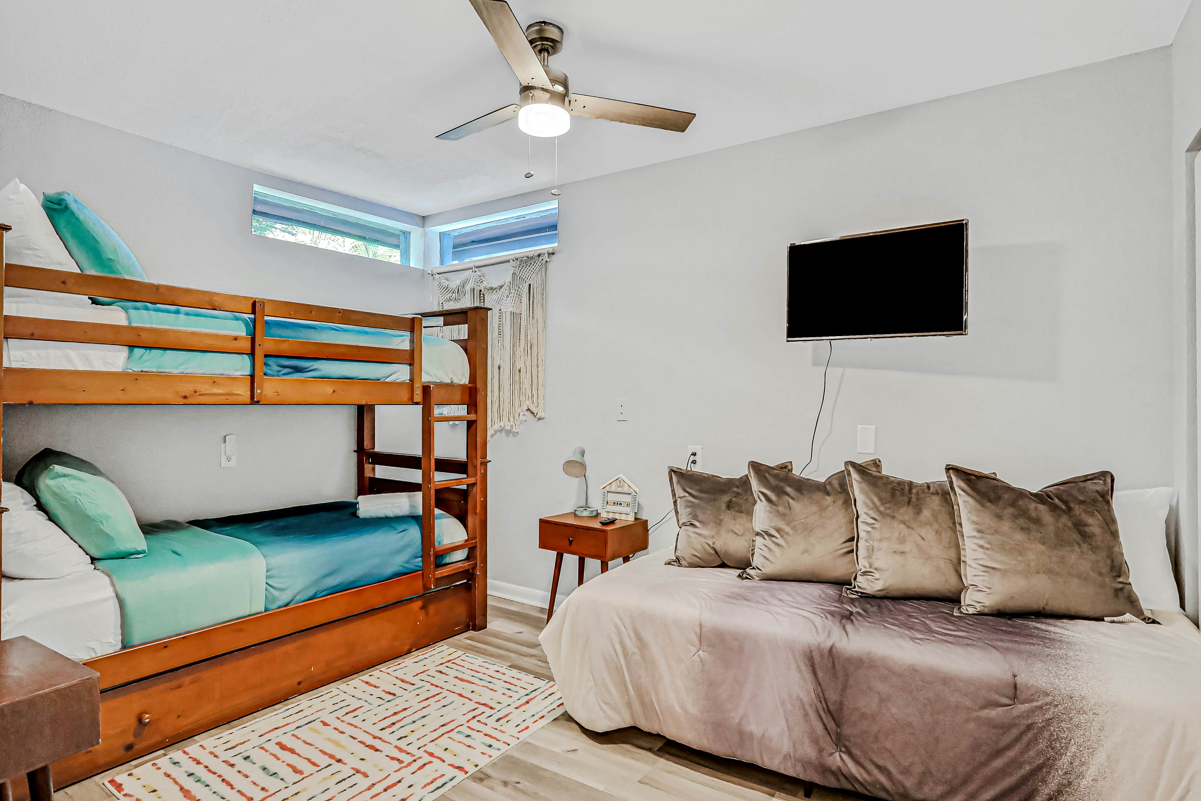 Dog-friendly lakeview home with large yard, private washer/dryer, & central AC