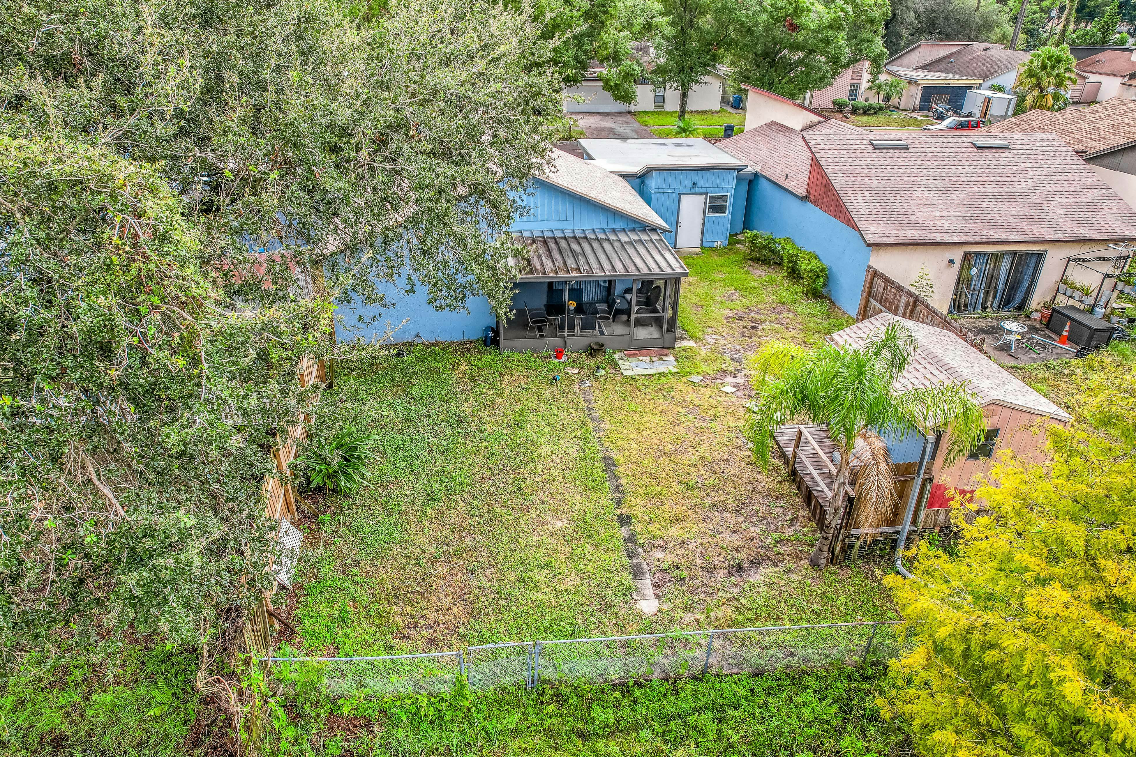 Dog-friendly, lakeview retreat with kitchenette, yard, & electric grill