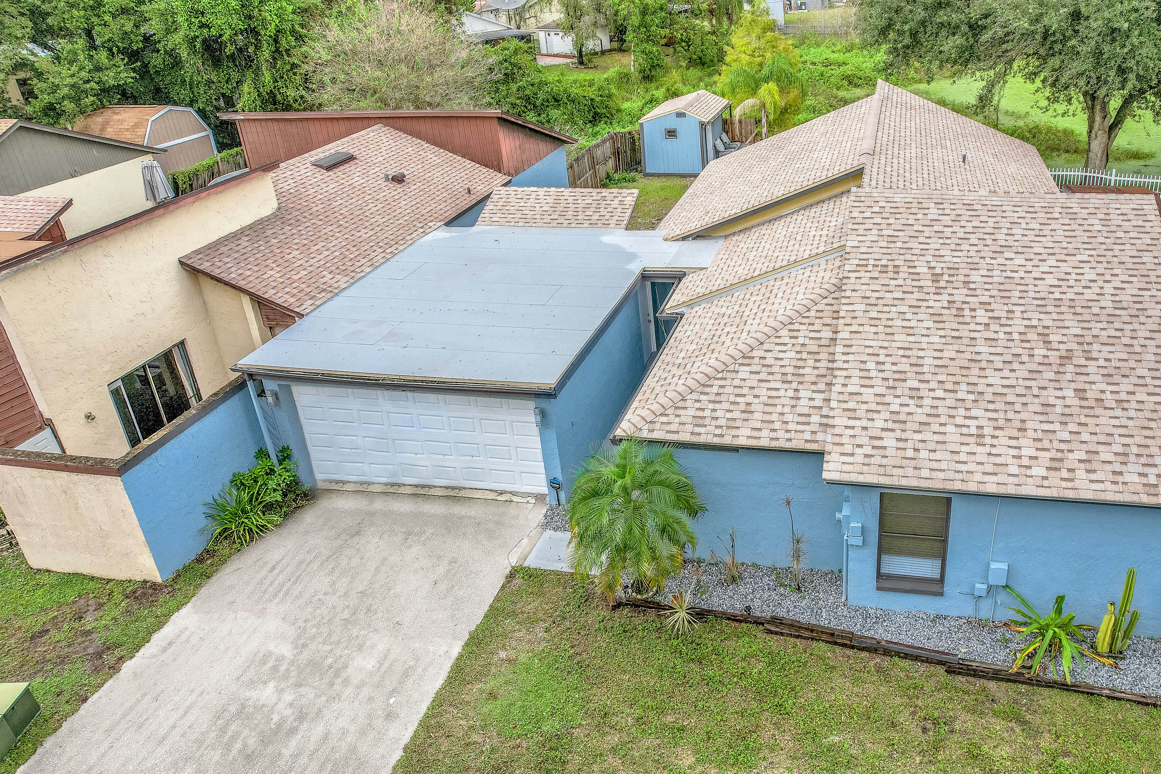 Dog-friendly, lakeview retreat with kitchenette, yard, & electric grill