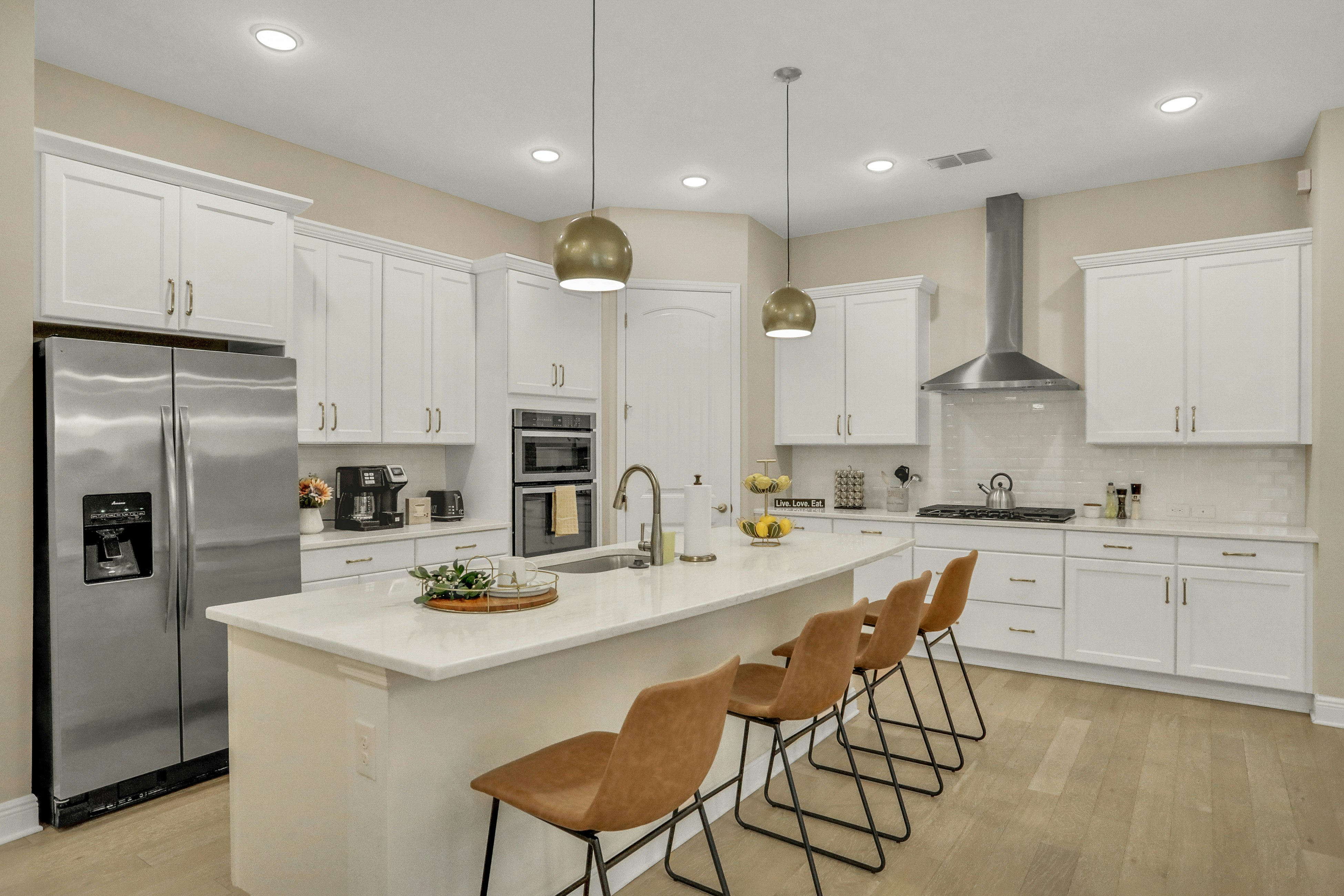 Stunning, dog-friendly townhome in upscale Hyde Park - walk to dining/nightlife