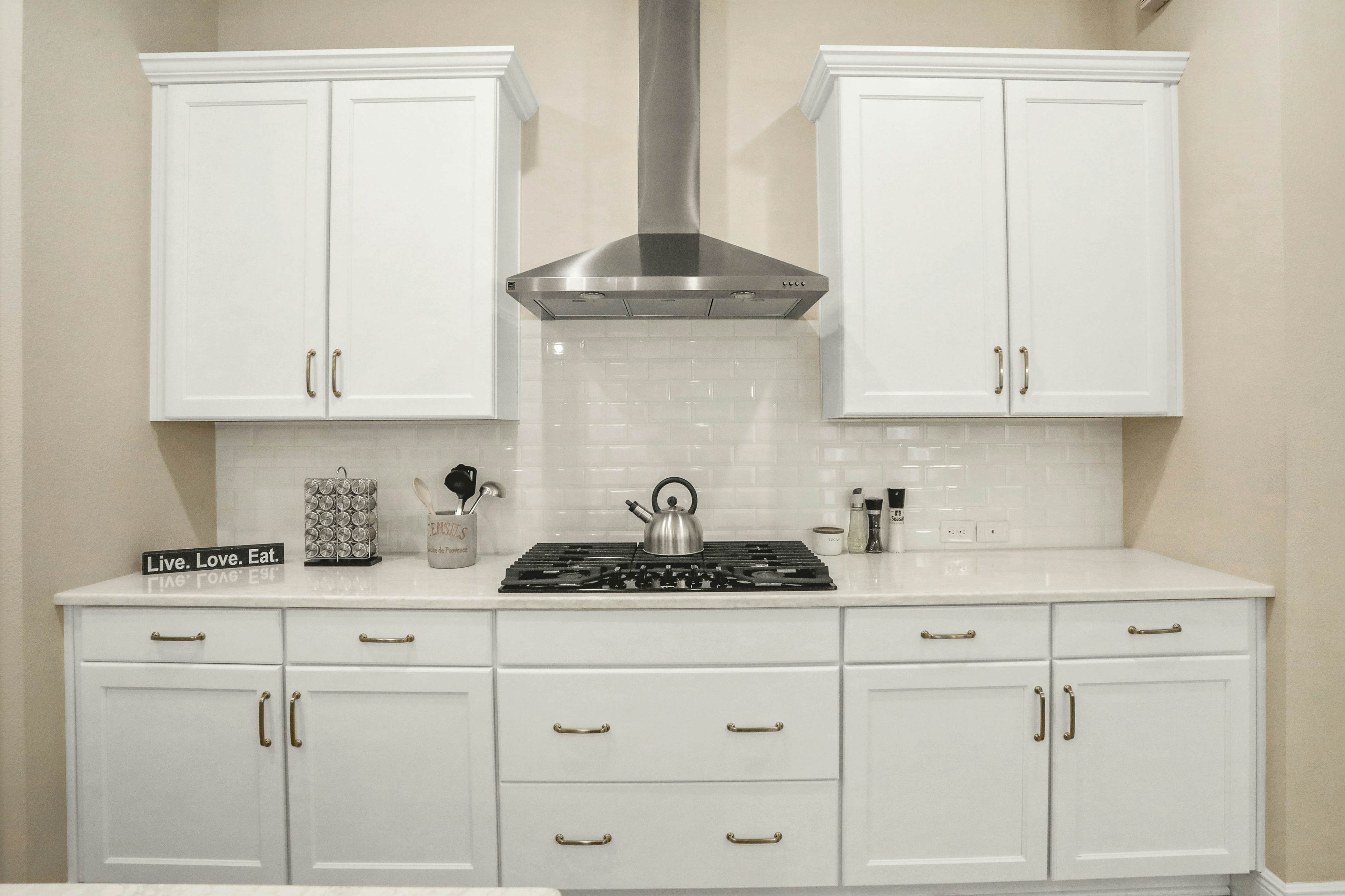 Stunning, dog-friendly townhome in upscale Hyde Park - walk to dining/nightlife