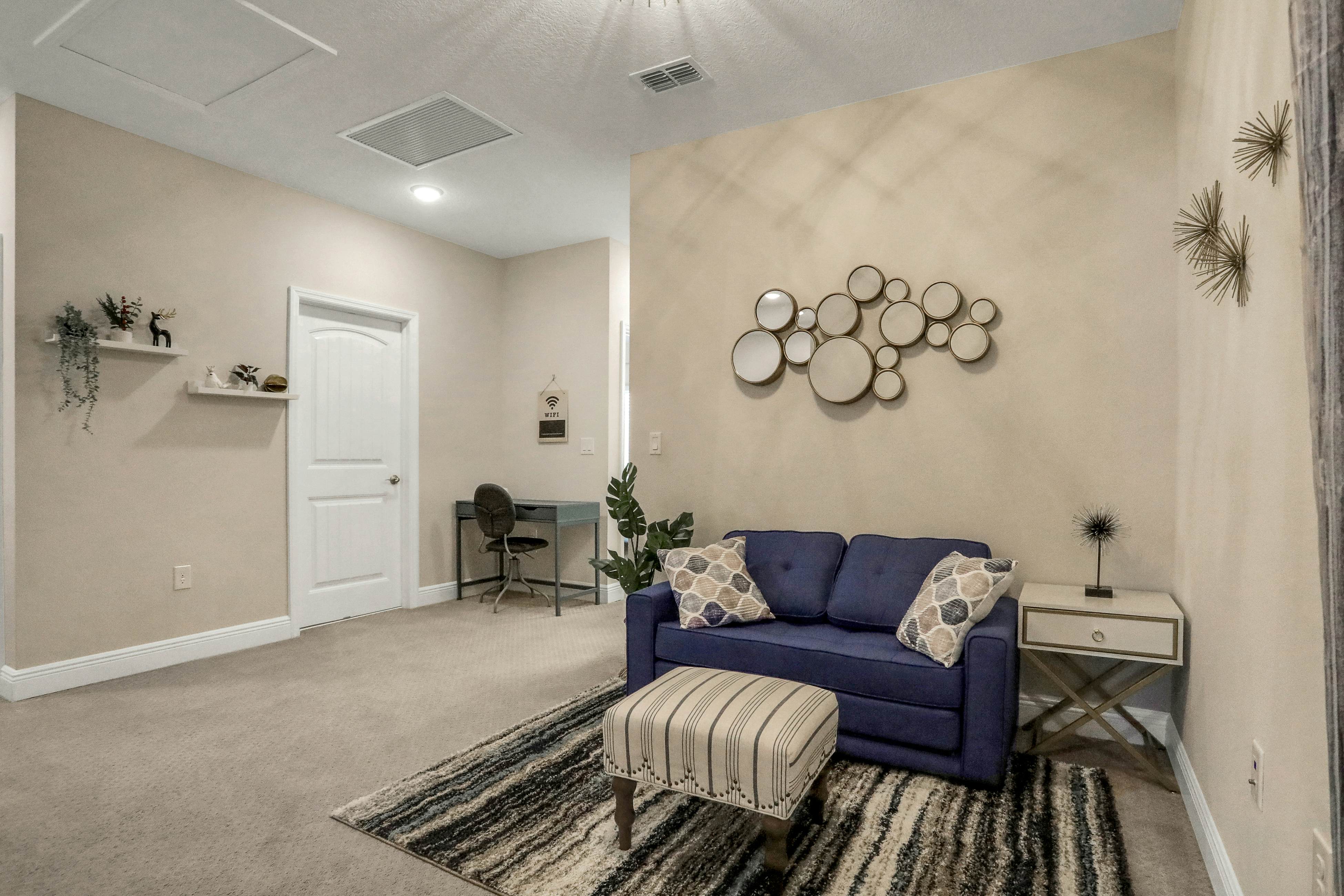 Stunning, dog-friendly townhome in upscale Hyde Park - walk to dining/nightlife