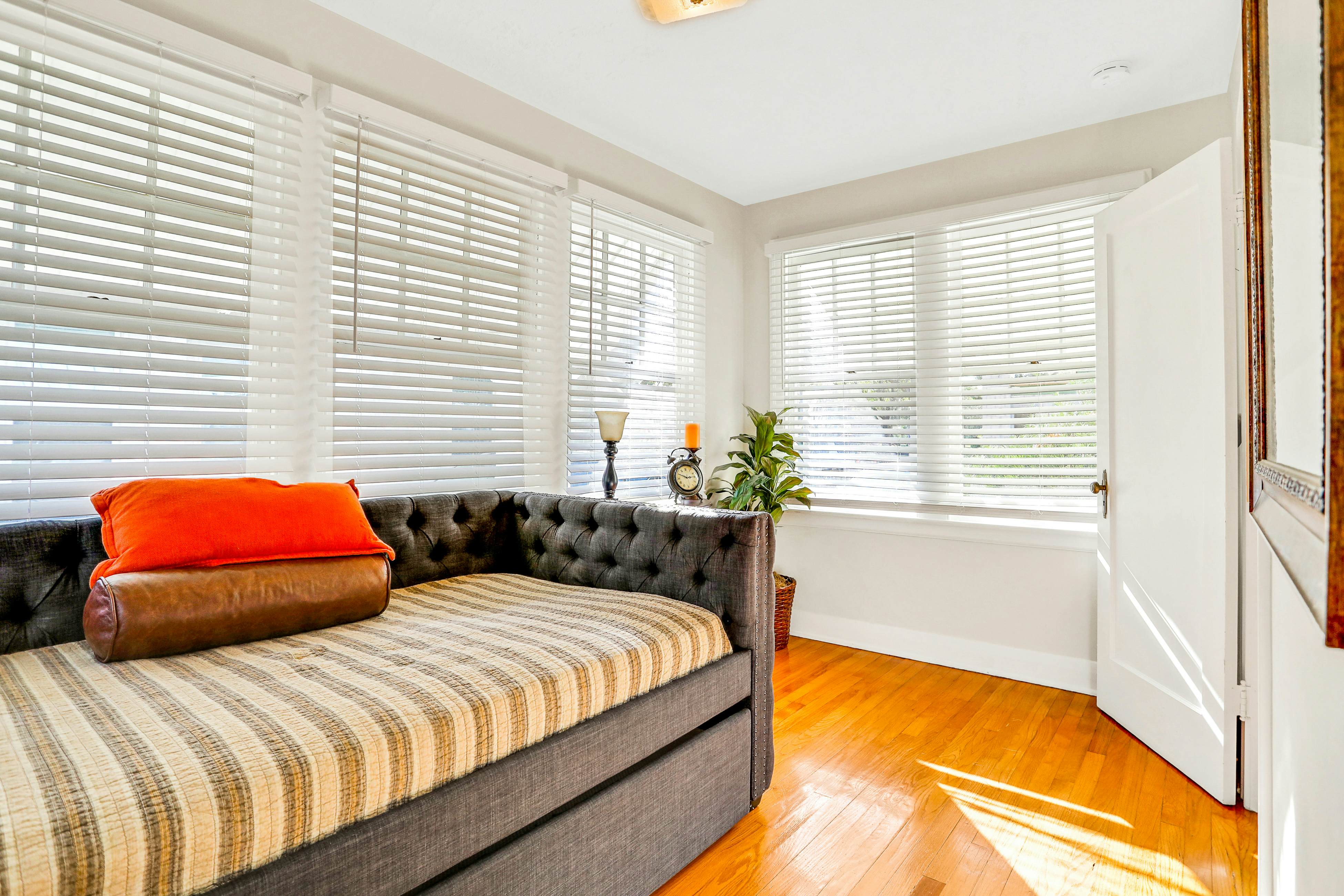 Sunny, dog-friendly central cottage with fenced yard & updated interior