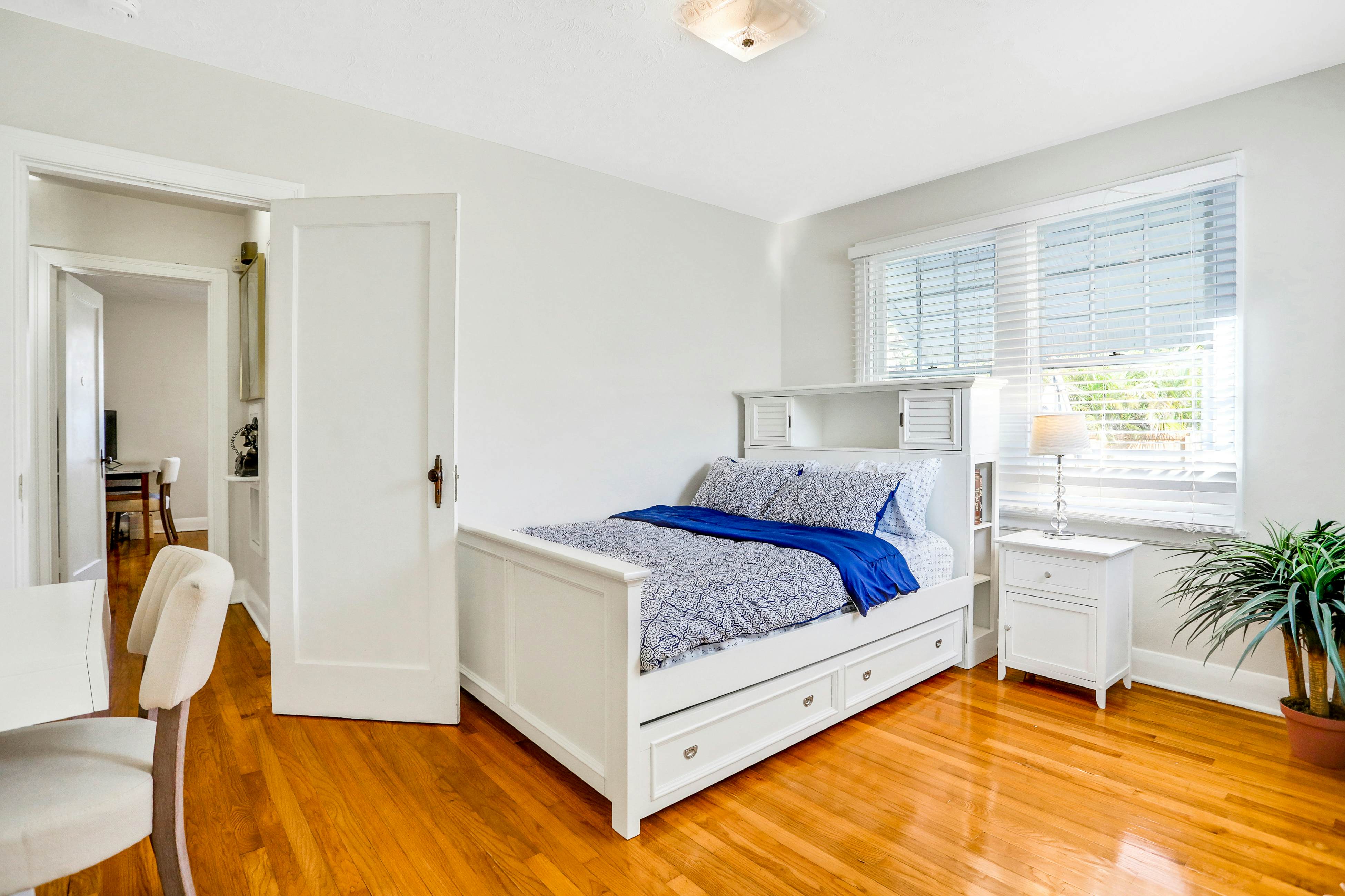 Sunny, dog-friendly central cottage with fenced yard & updated interior