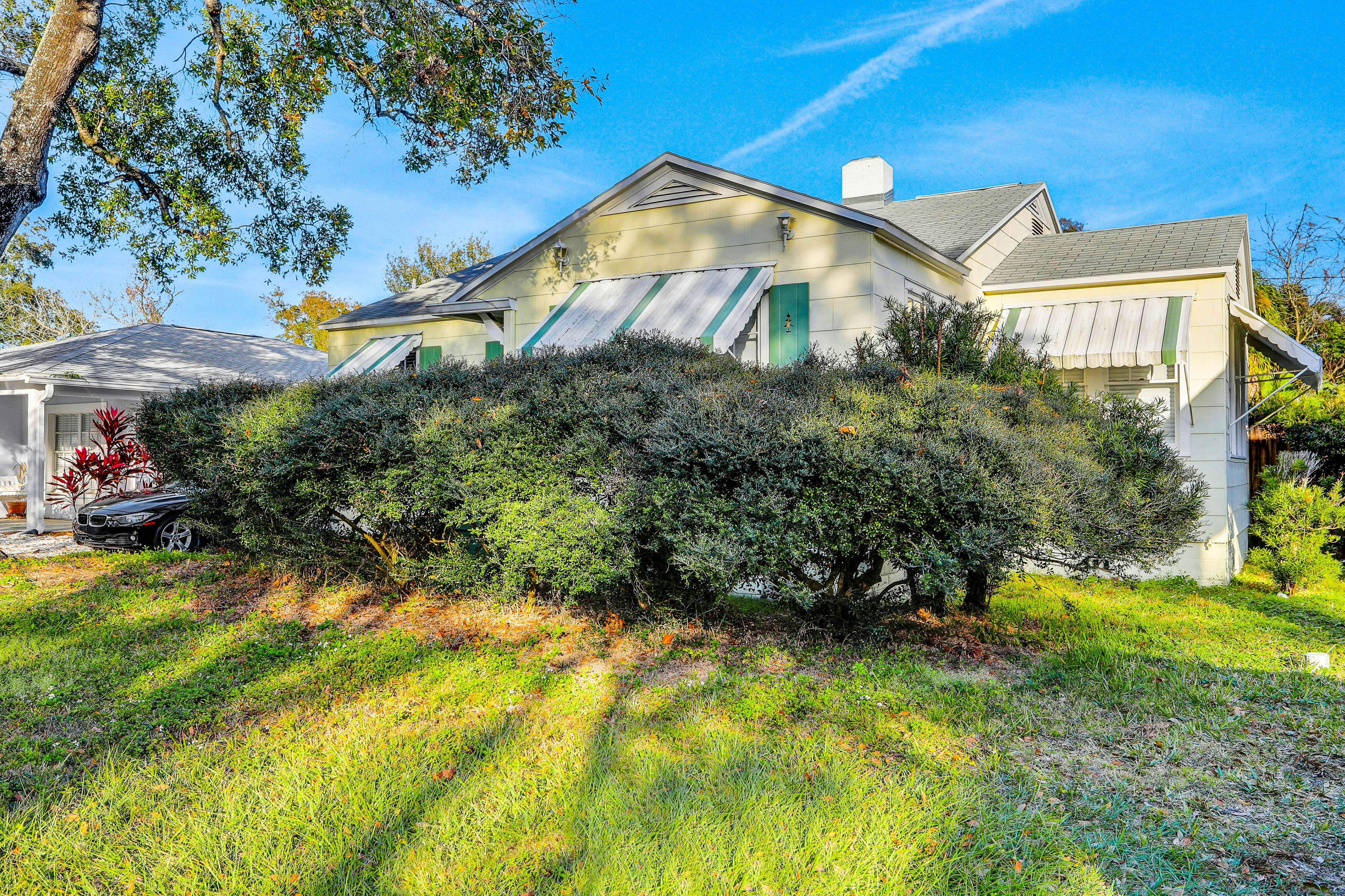 Sunny, dog-friendly central cottage with fenced yard & updated interior