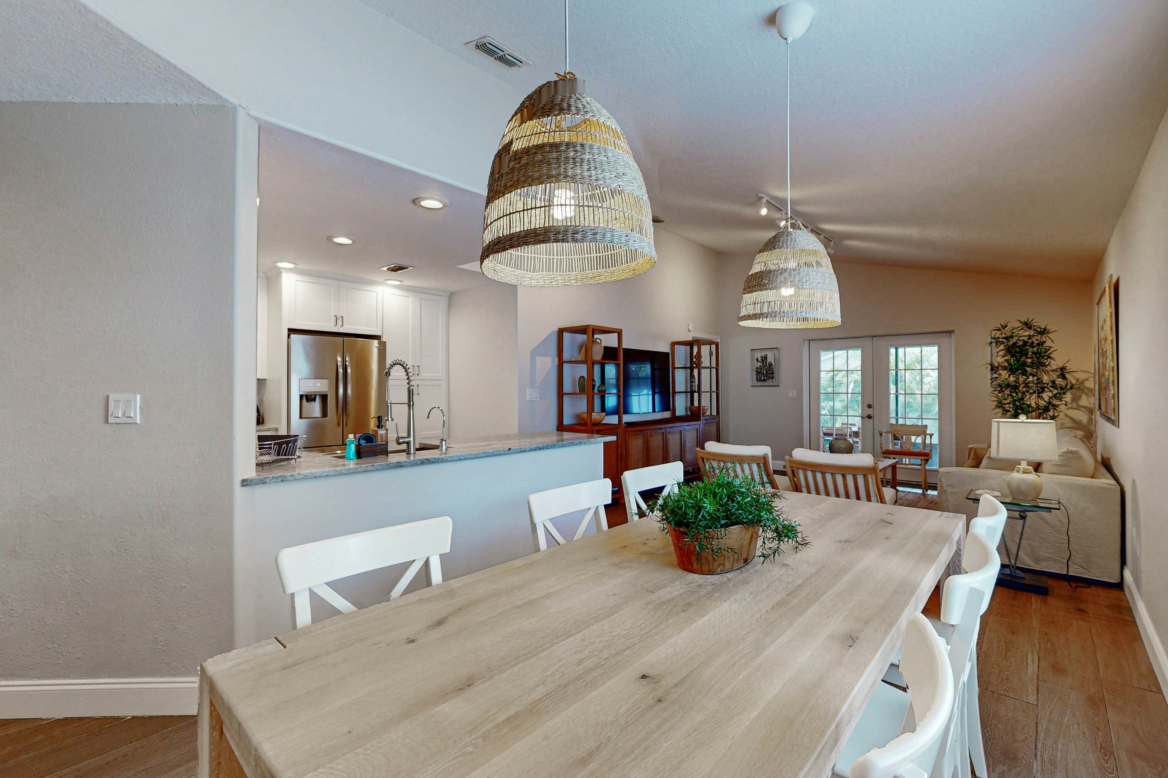 Fully renovated family friendly with covered patio hot tub central location