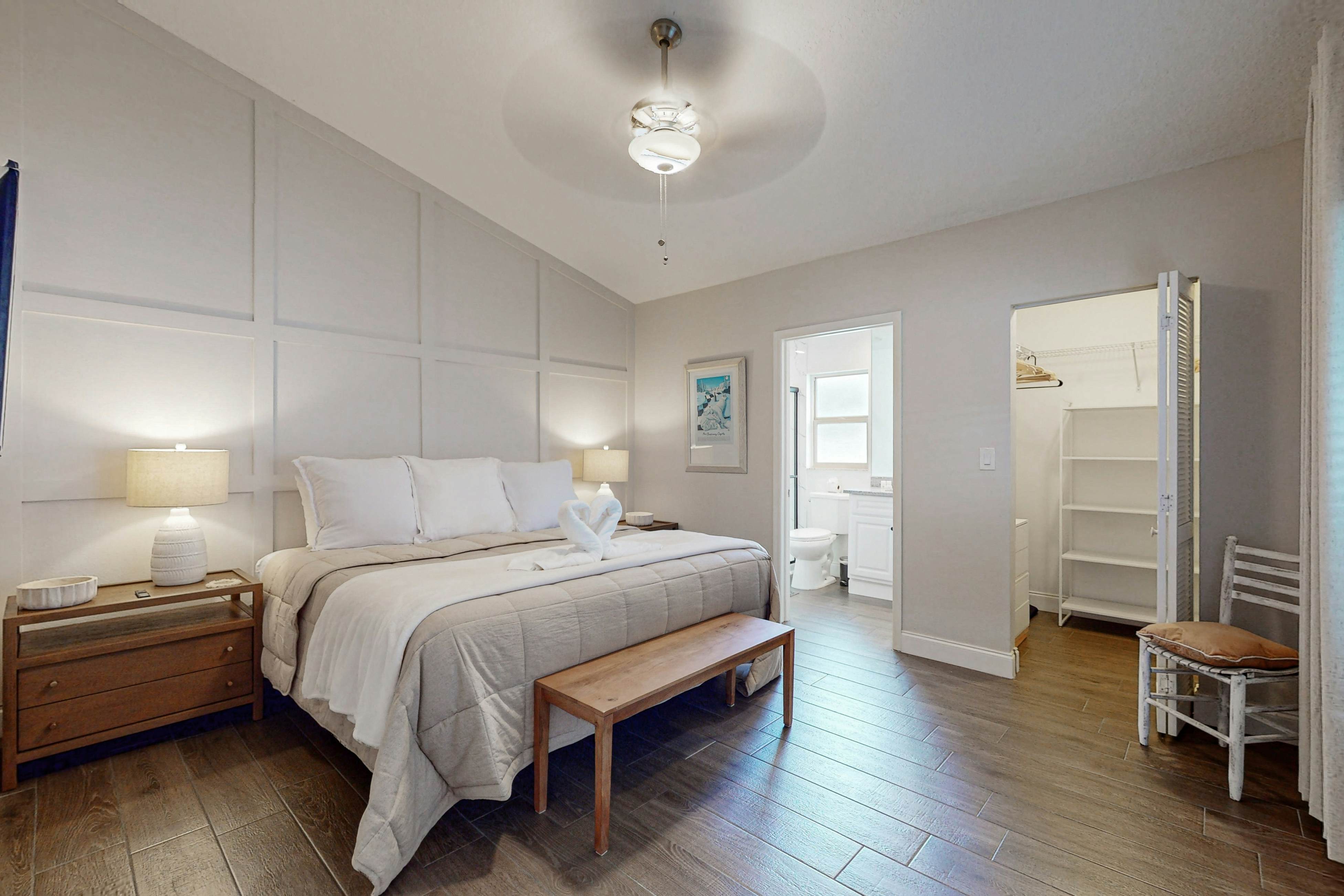 Fully renovated family friendly with covered patio hot tub central location