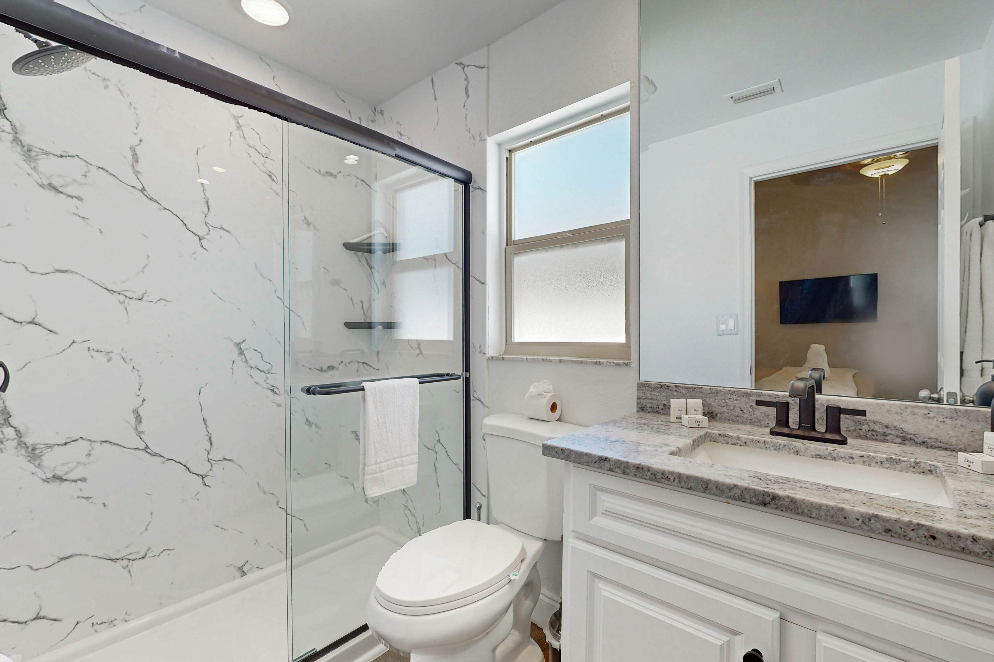 Fully renovated family friendly with covered patio hot tub central location