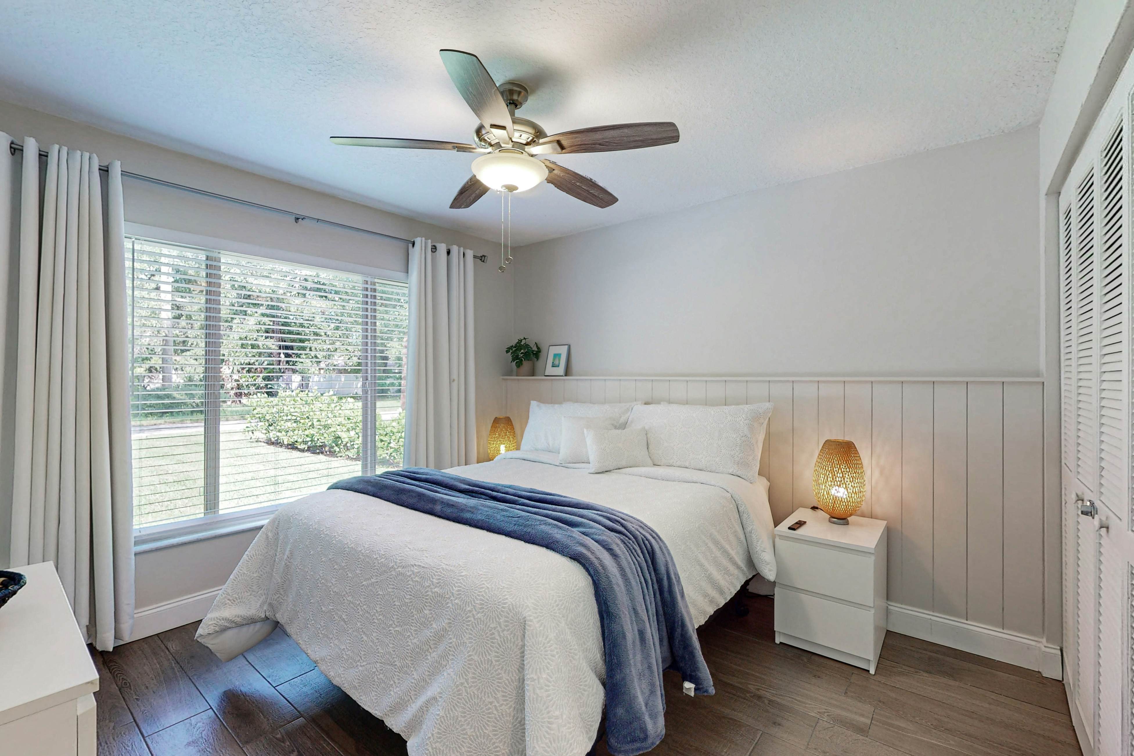 Fully renovated family friendly with covered patio hot tub central location