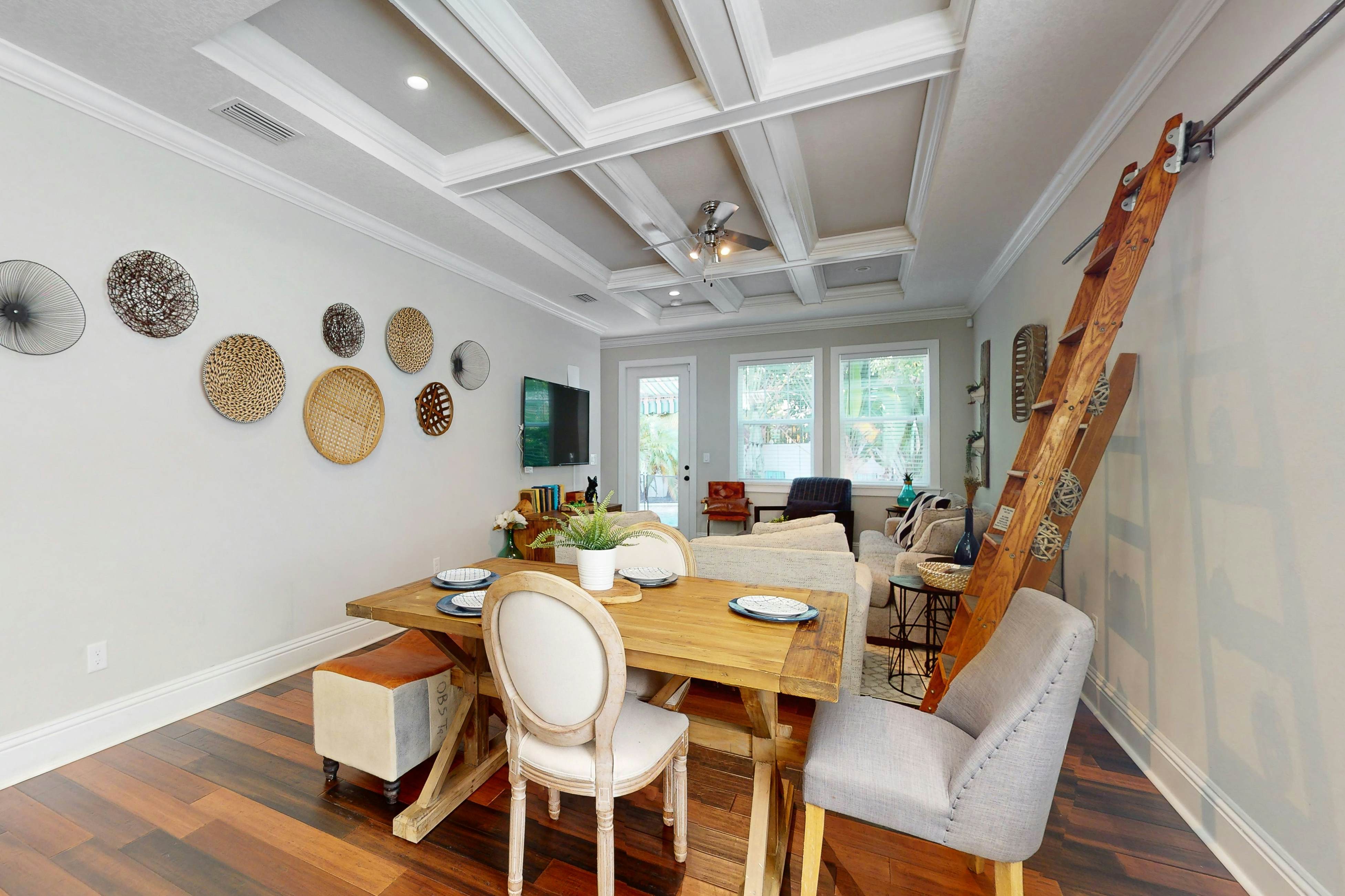 Brand-New Luxury Home w/ Pool Spa, Washer/Dryer, & Gourmet Kitchen