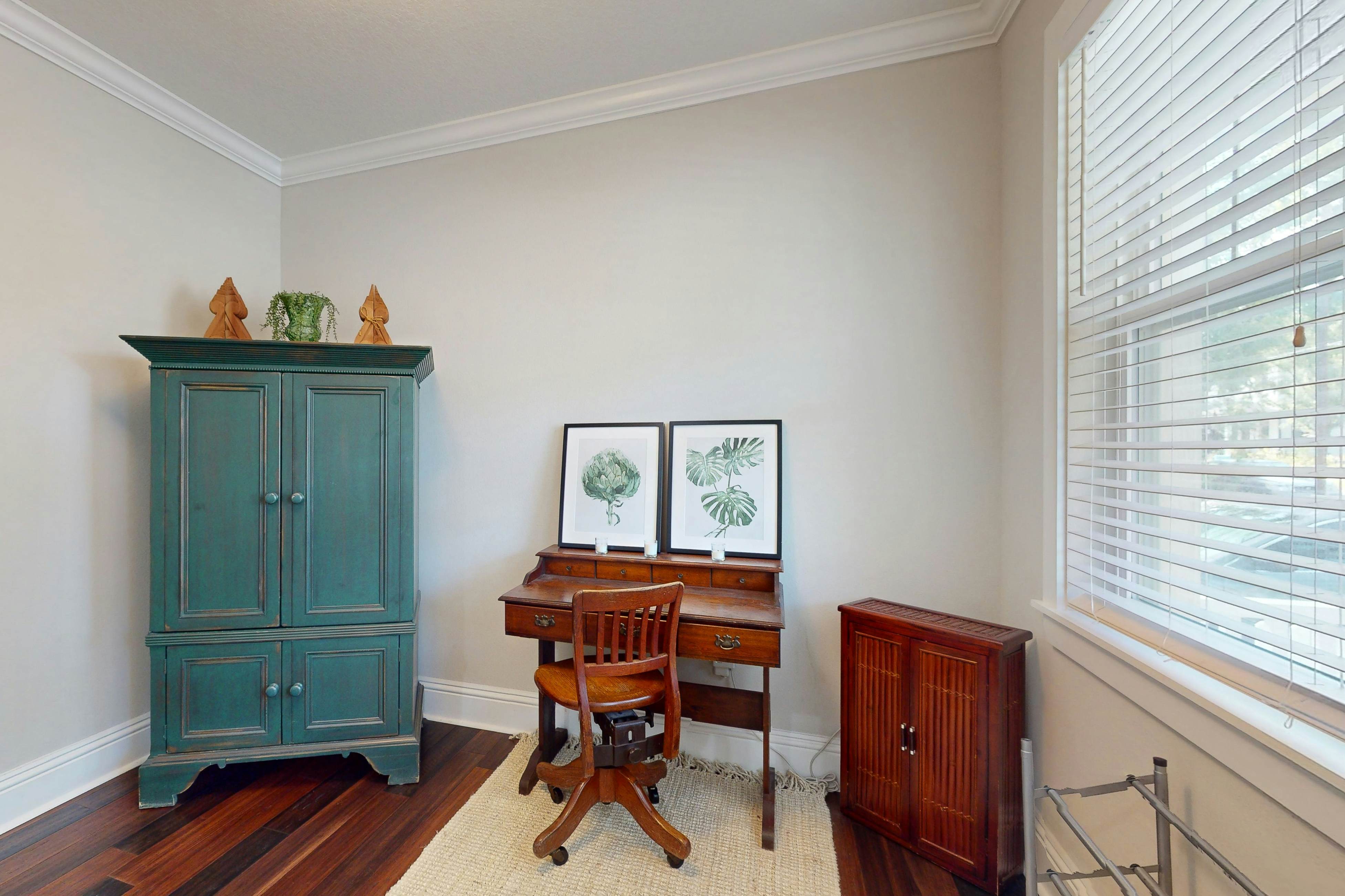 Brand-New Luxury Home w/ Pool Spa, Washer/Dryer, & Gourmet Kitchen