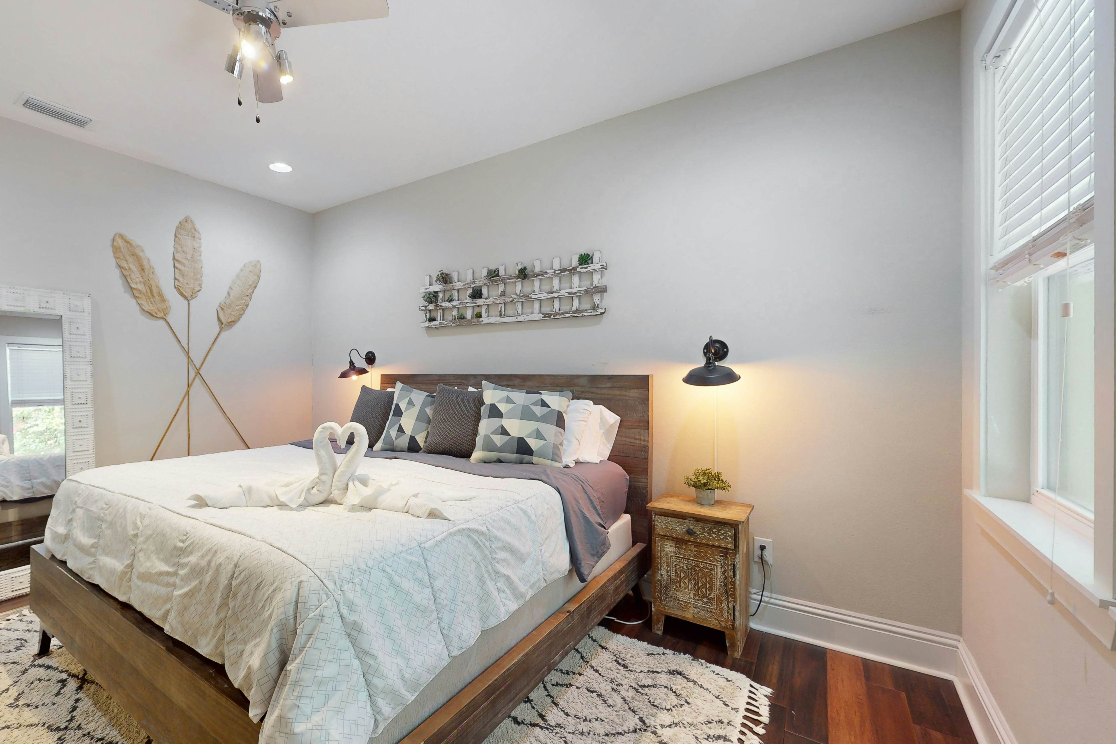 Brand-New Luxury Home w/ Pool Spa, Washer/Dryer, & Gourmet Kitchen